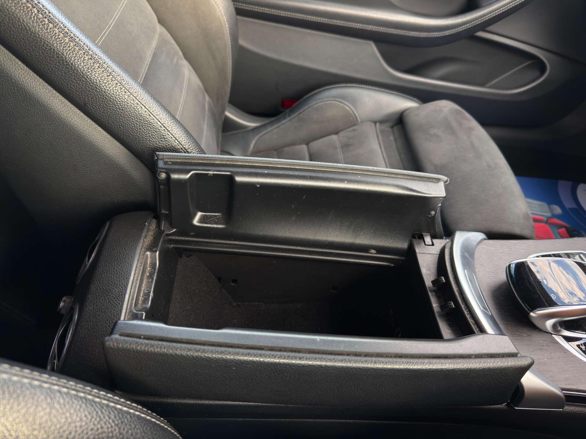 Mercedes-Benz C Class view 60
