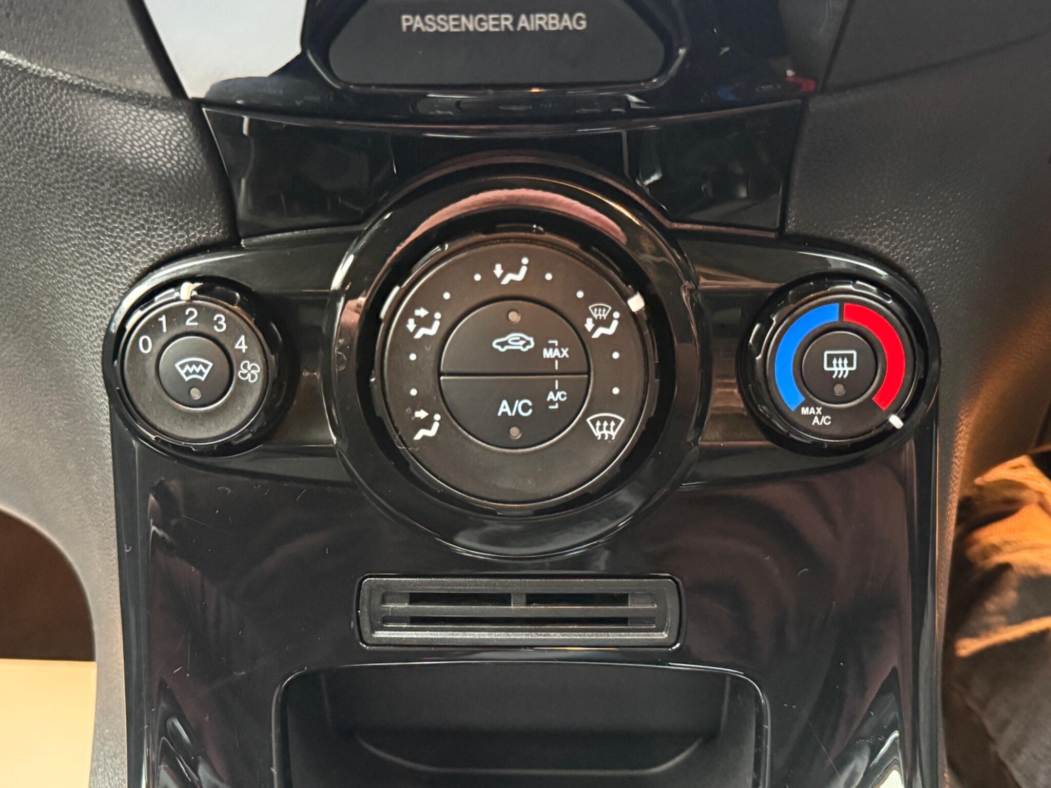 Ford Fiesta - Image 61