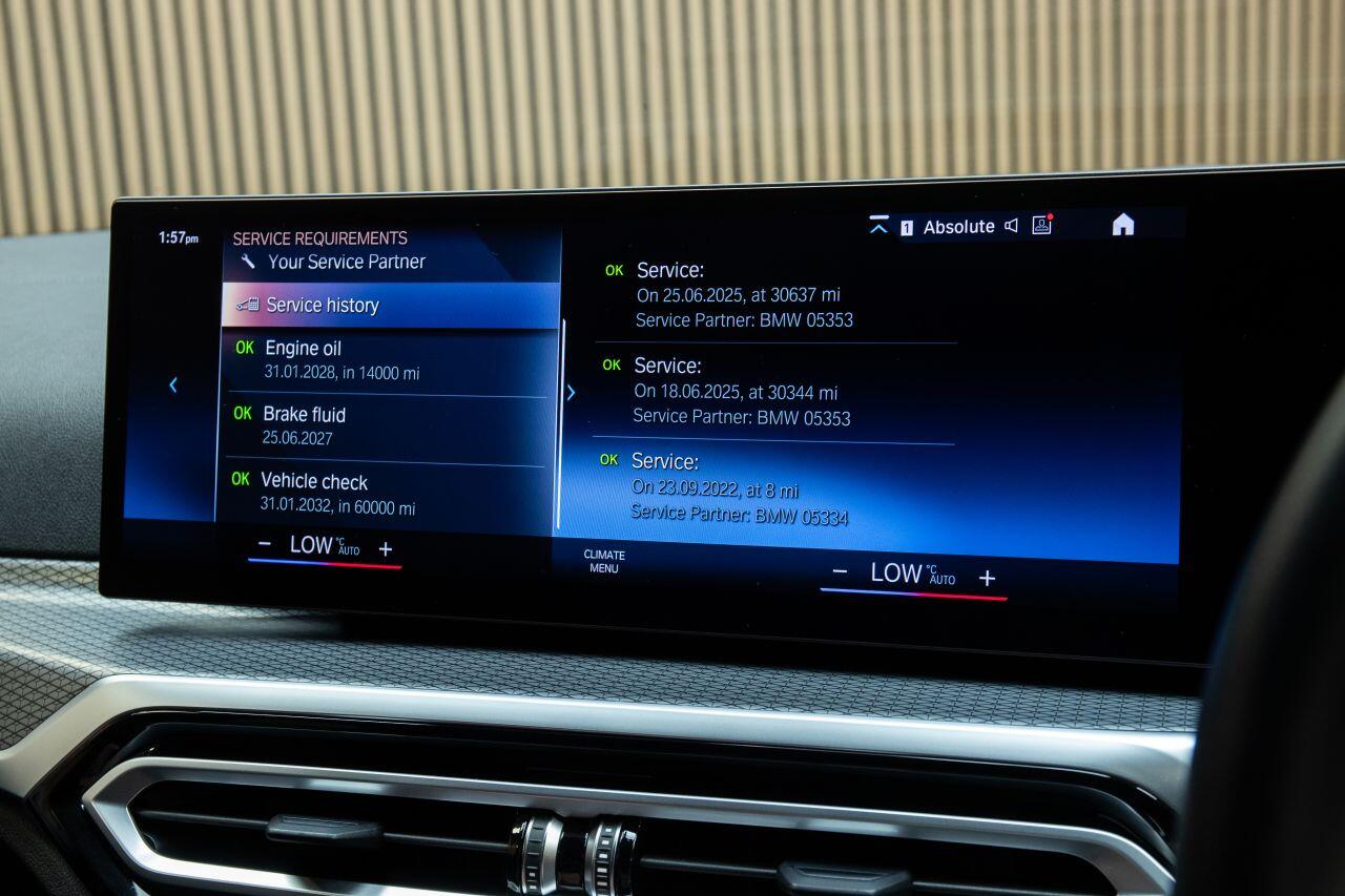 BMW 3 Series view 32