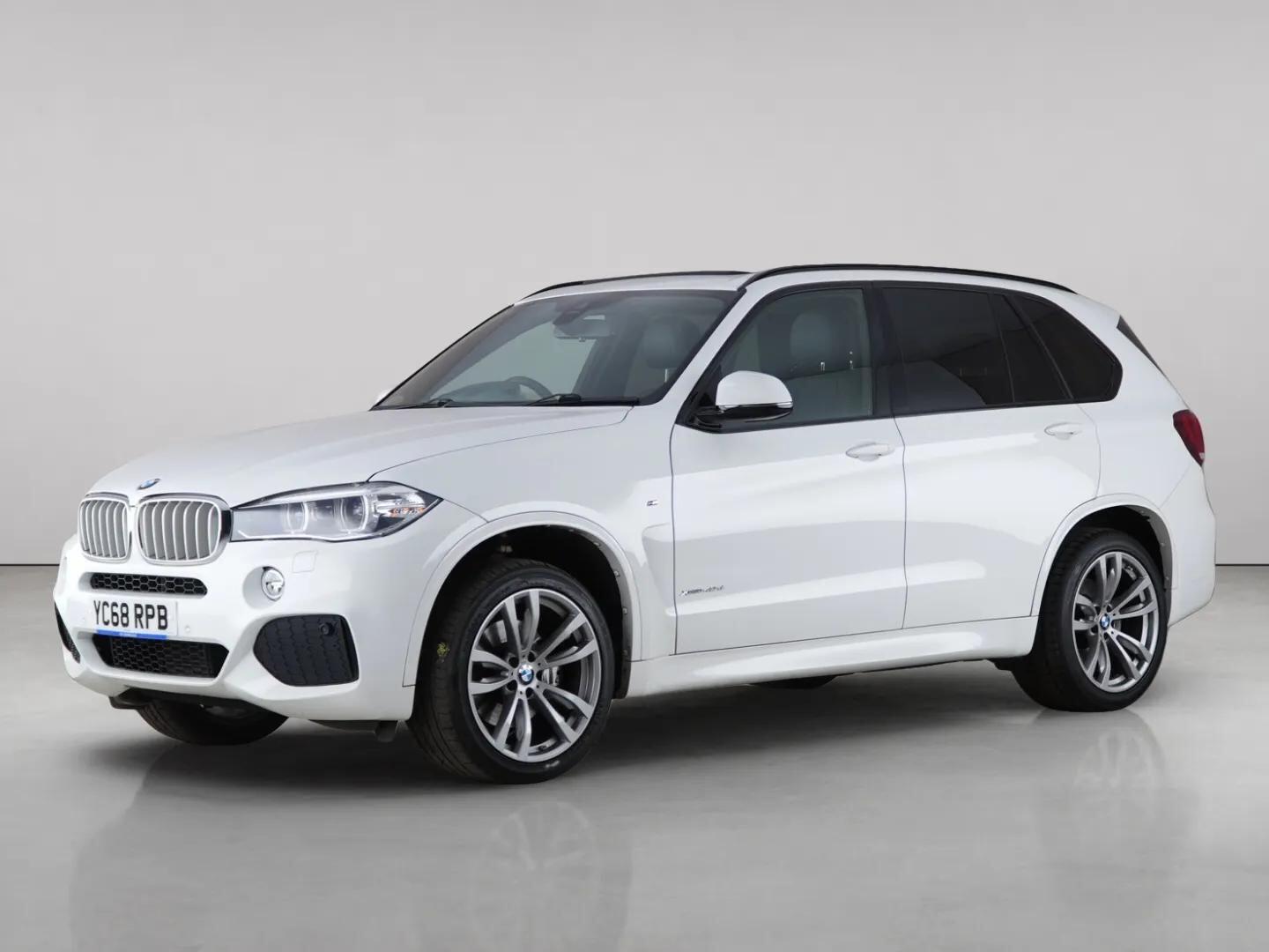 BMW X5 view 2
