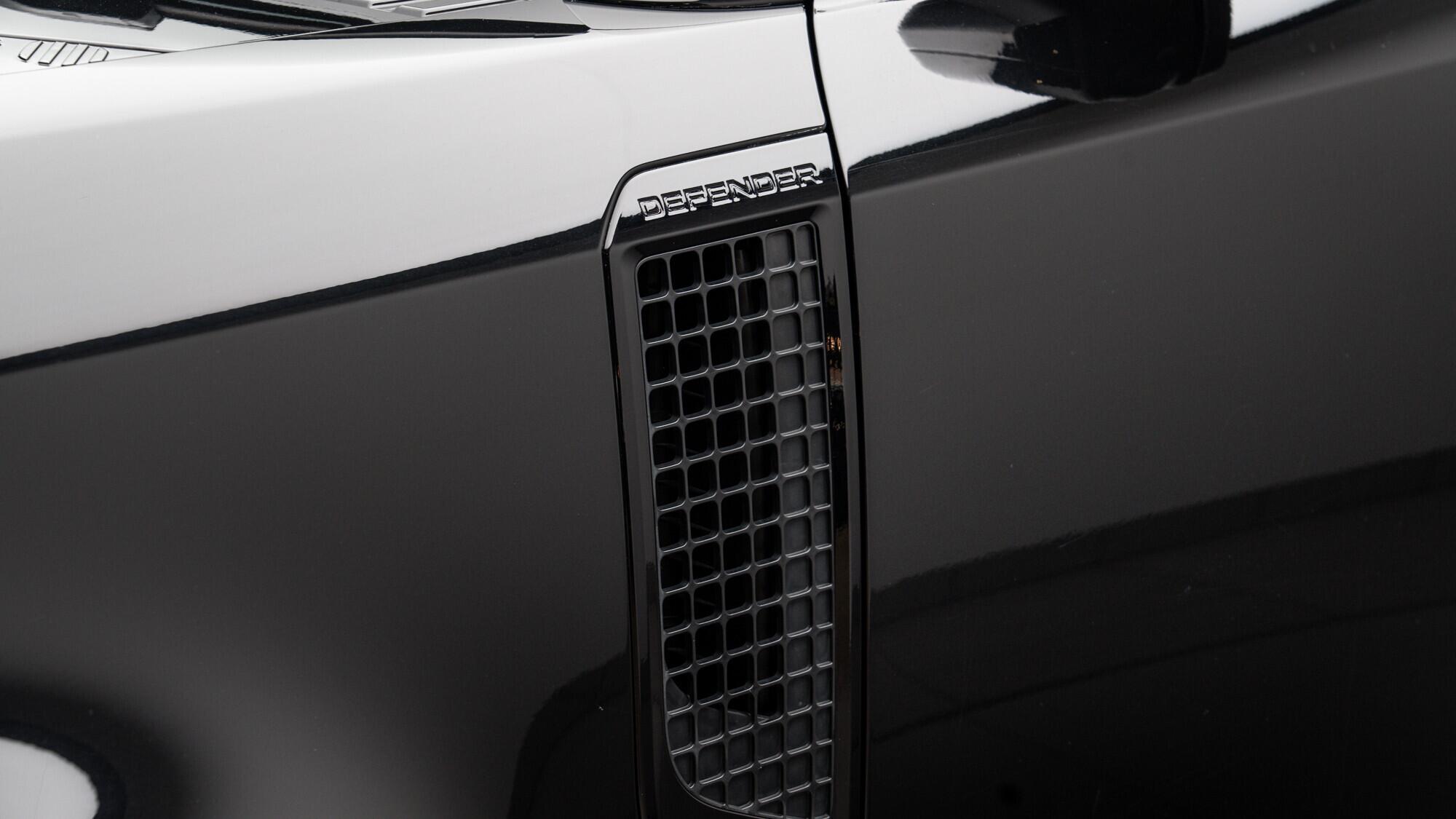 Land Rover Defender view 10