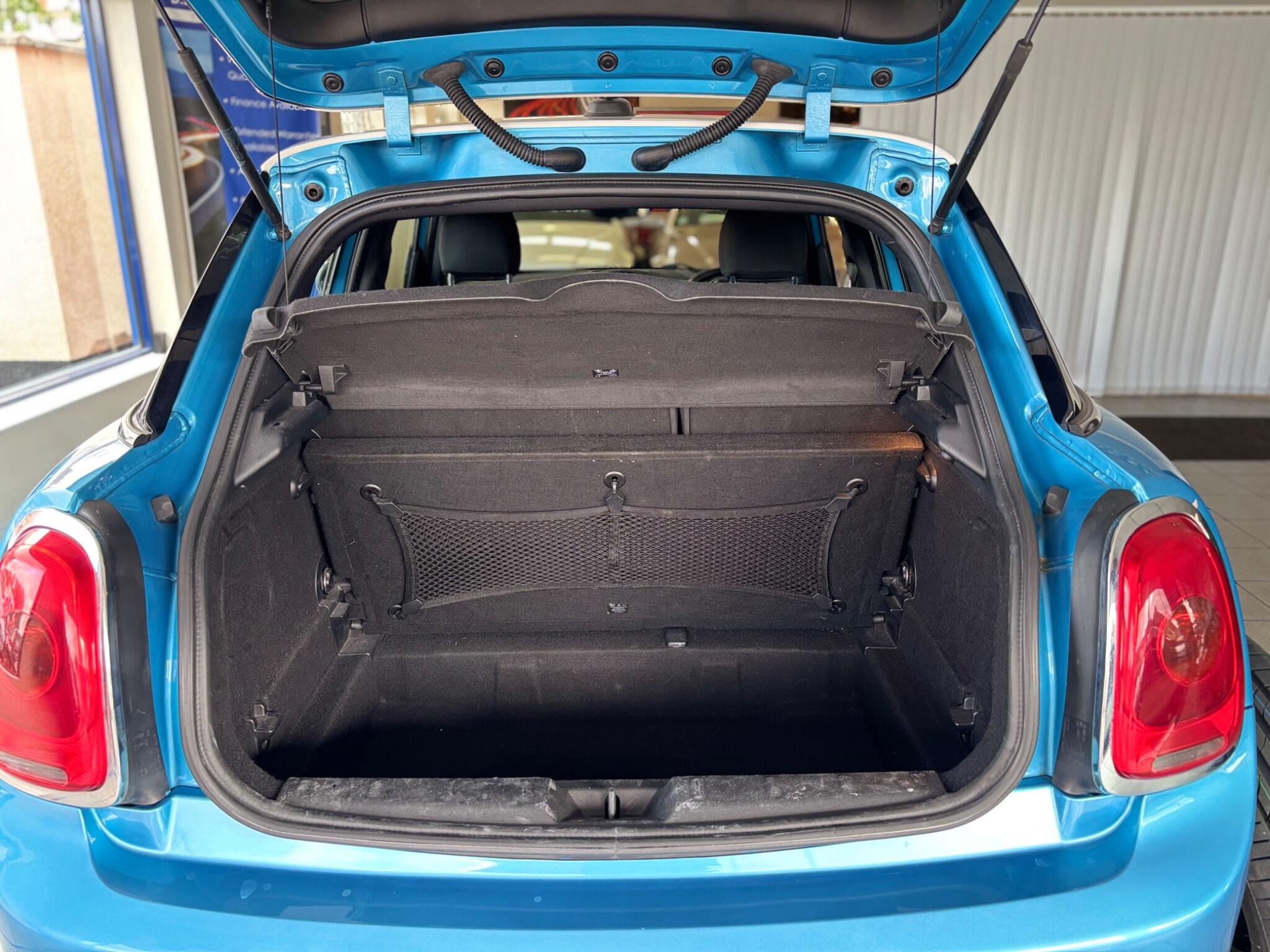 Mini Hatch view 23