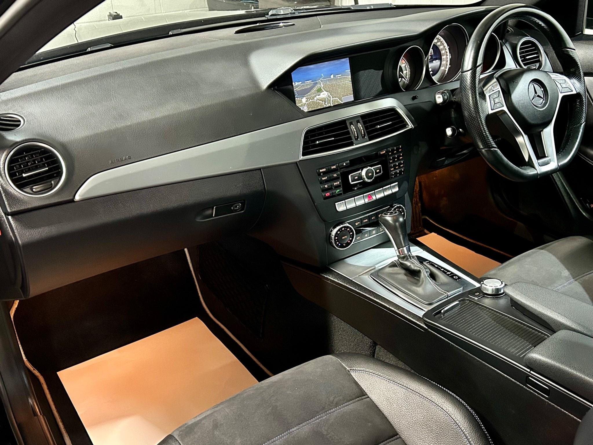 Mercedes-Benz C-Class view 11