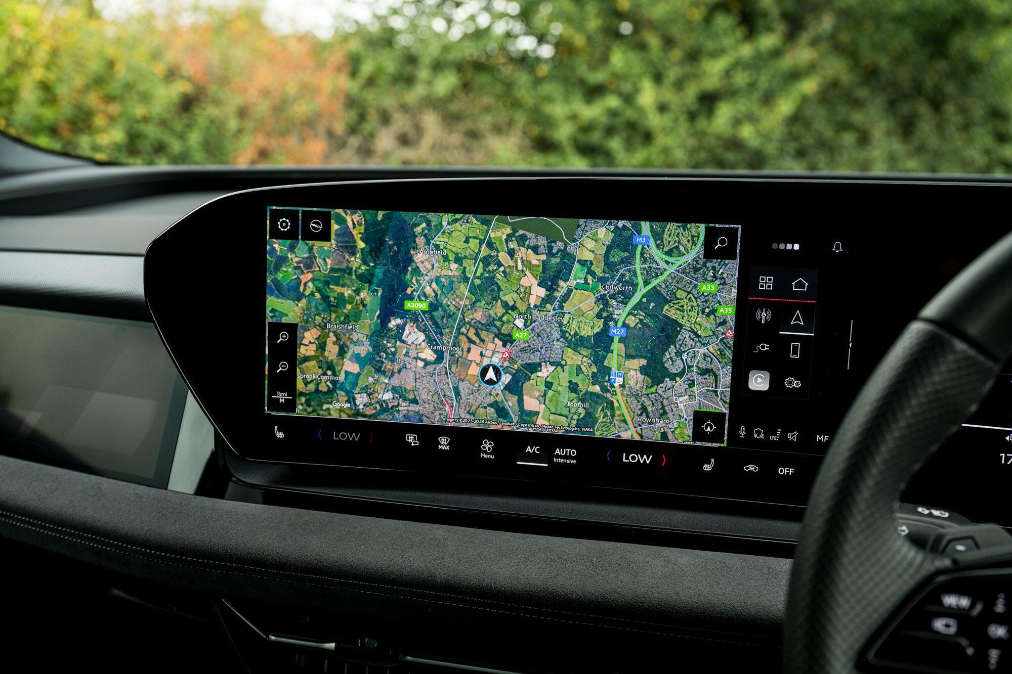 Audi SQ6 E-Tron view 47