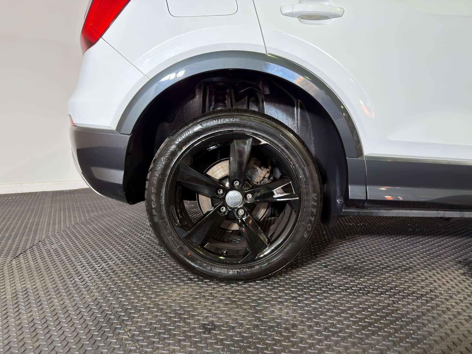 Audi Q2 view 70
