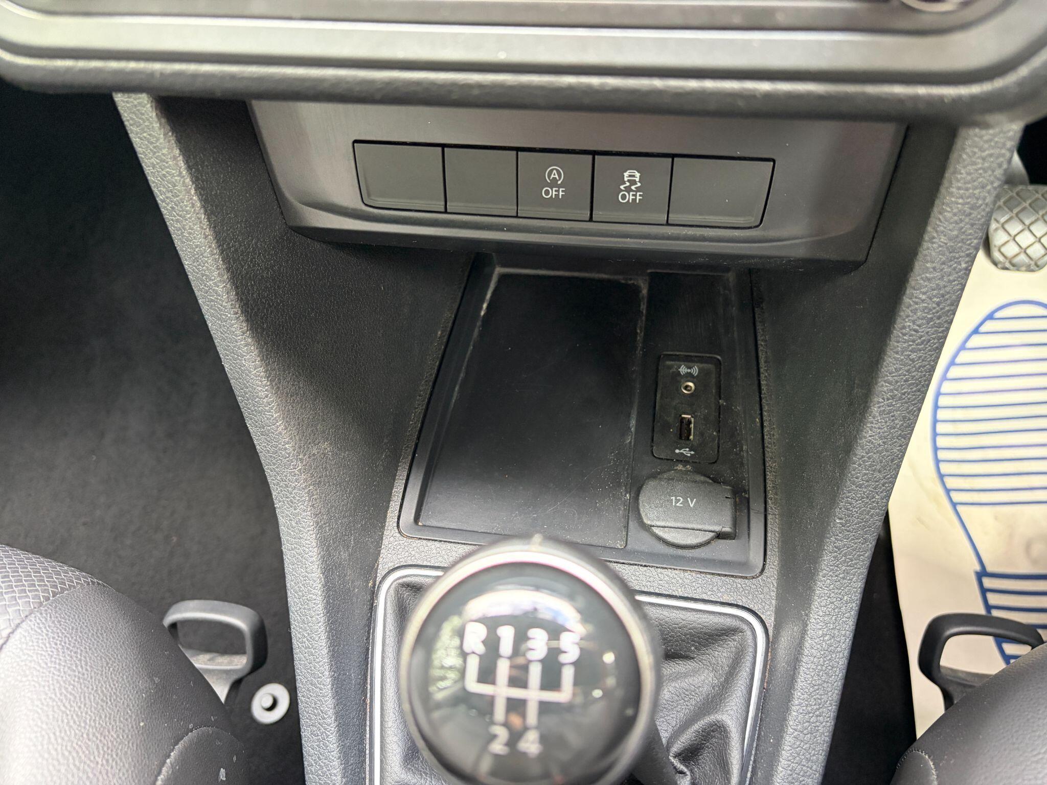 Volkswagen Caddy Maxi Life view 27