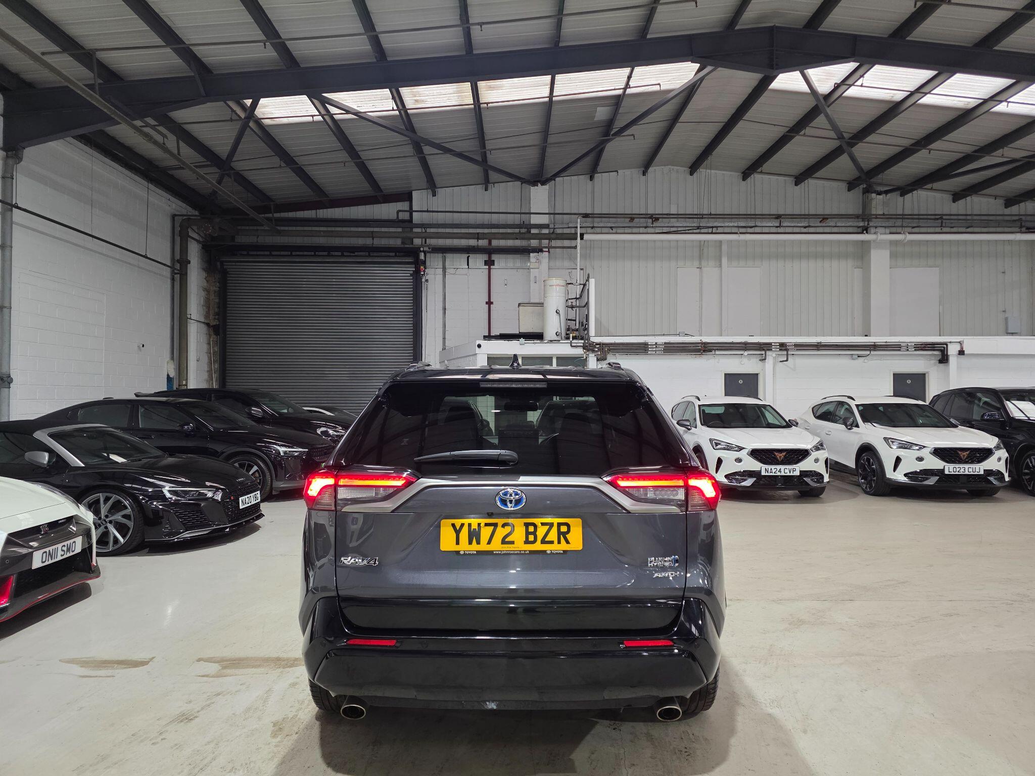 Toyota Rav4 view 4