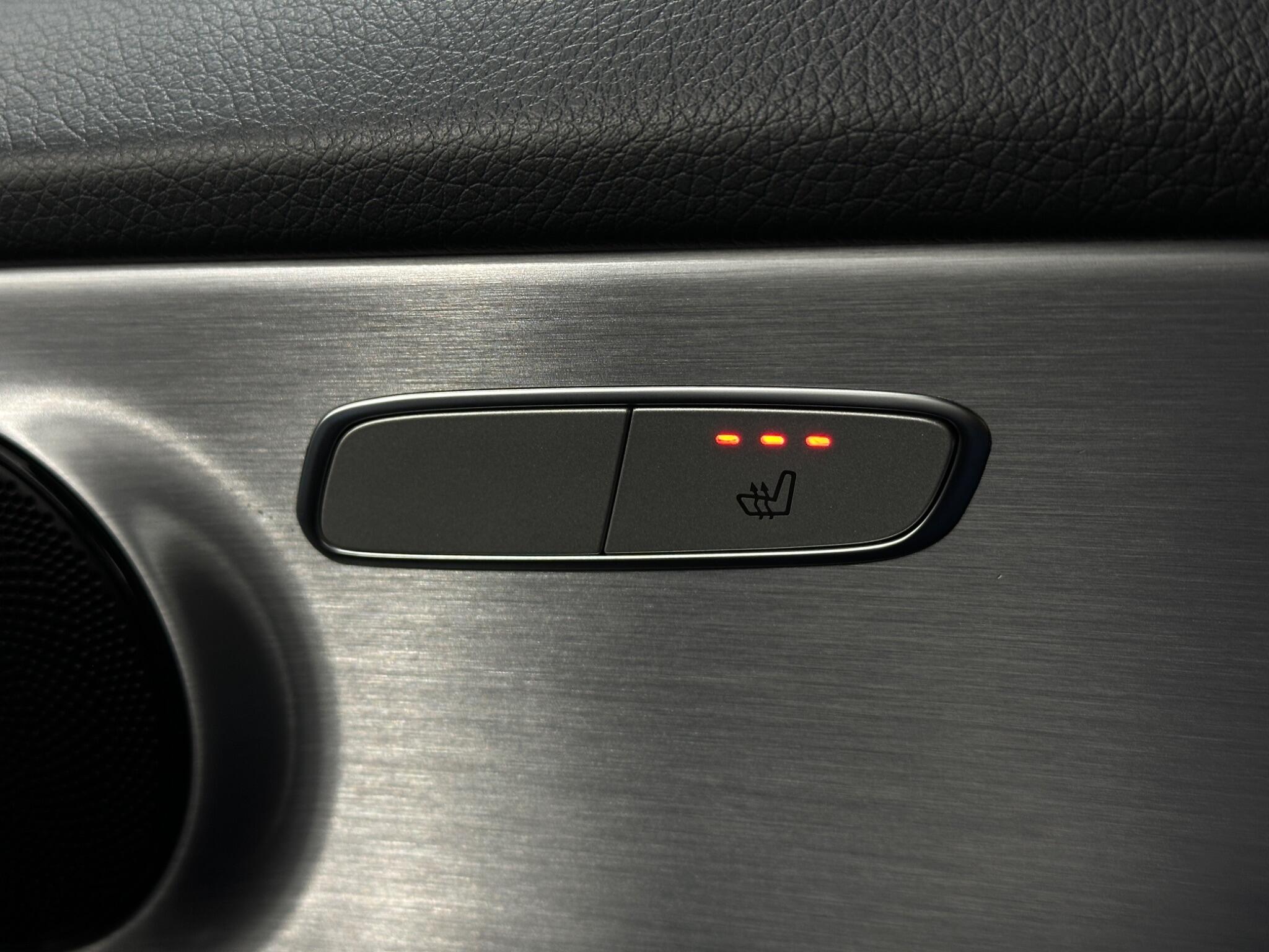 Mercedes-Benz C-Class view 20