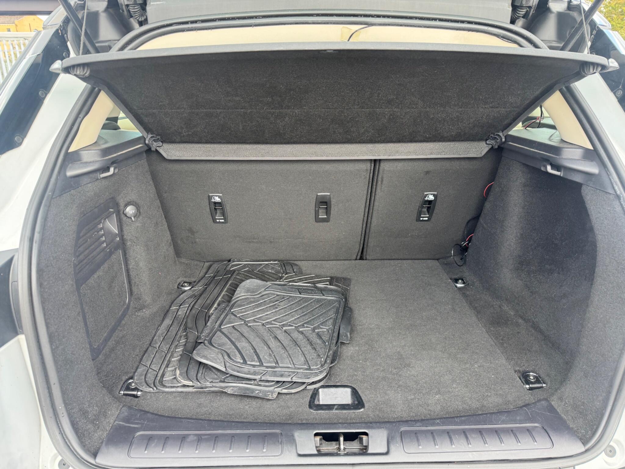 Land Rover Range Rover Evoque view 40