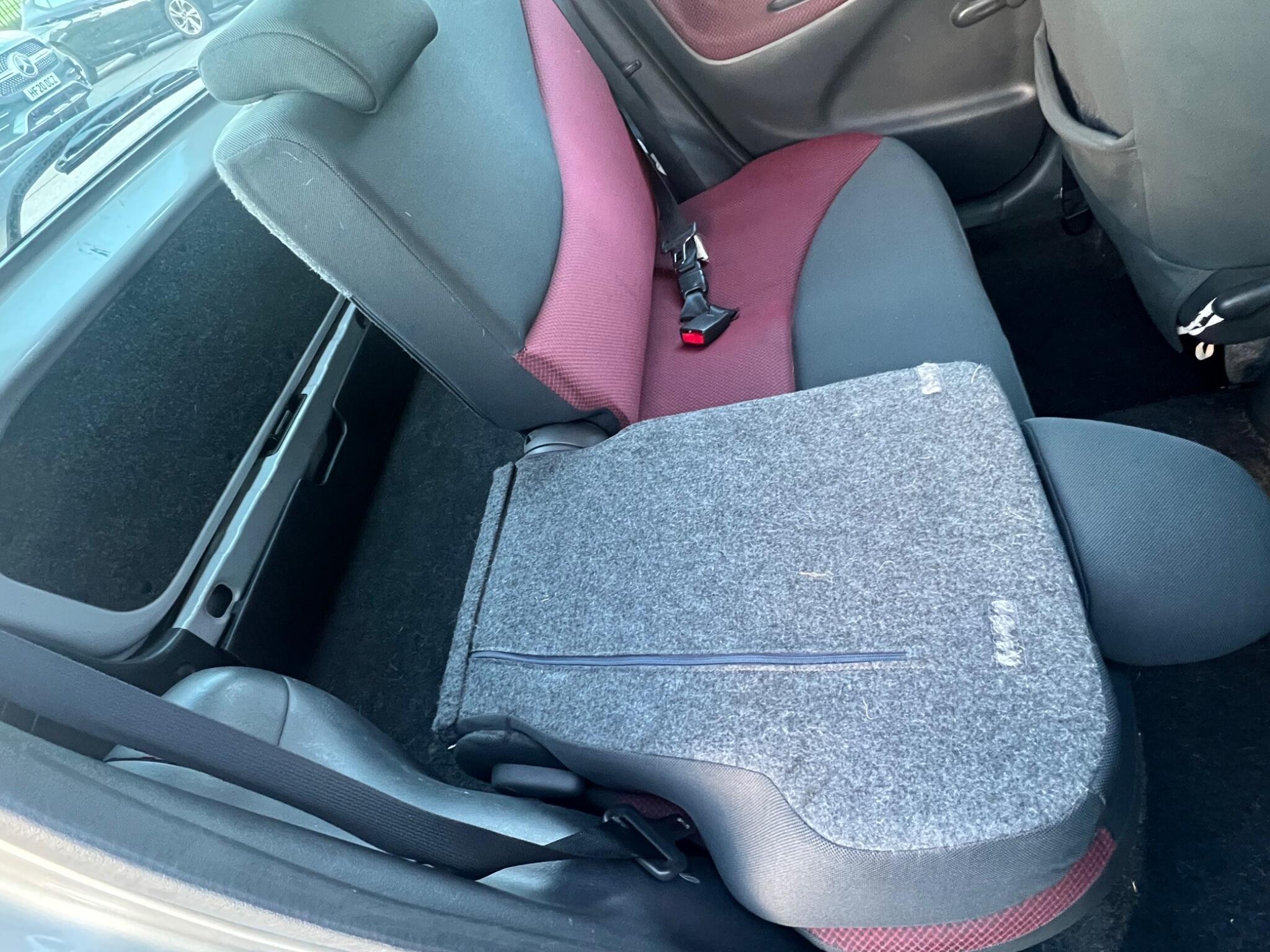 Toyota Yaris view 20