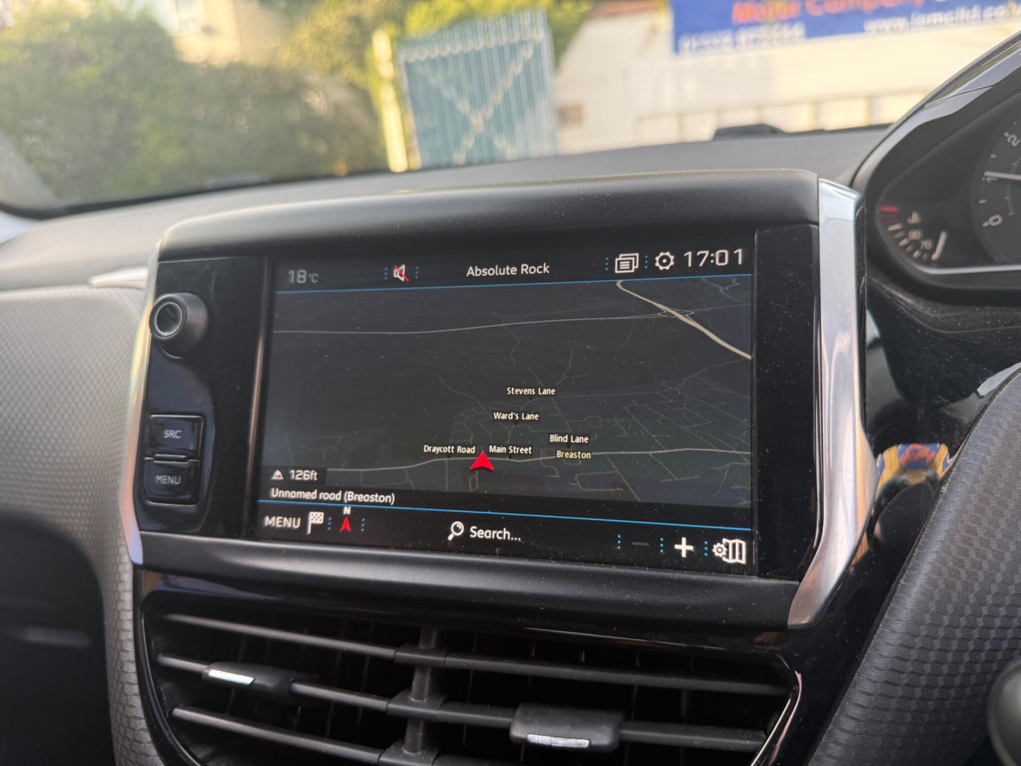 Peugeot 208 view 18