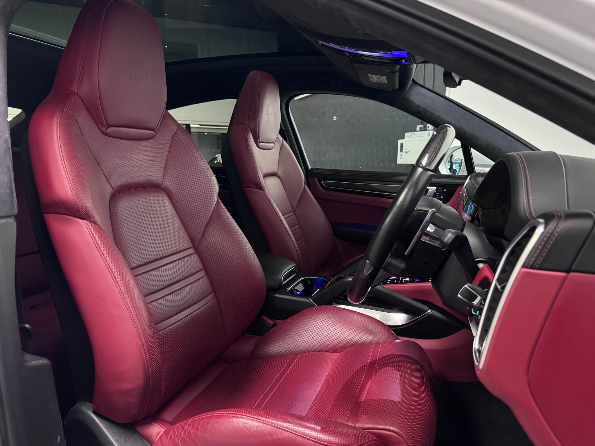 Porsche Cayenne view 32