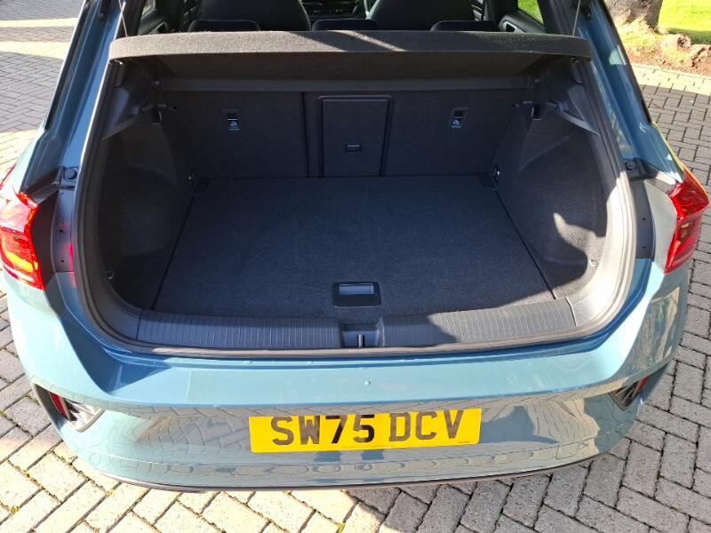 Volkswagen T-Roc view 17