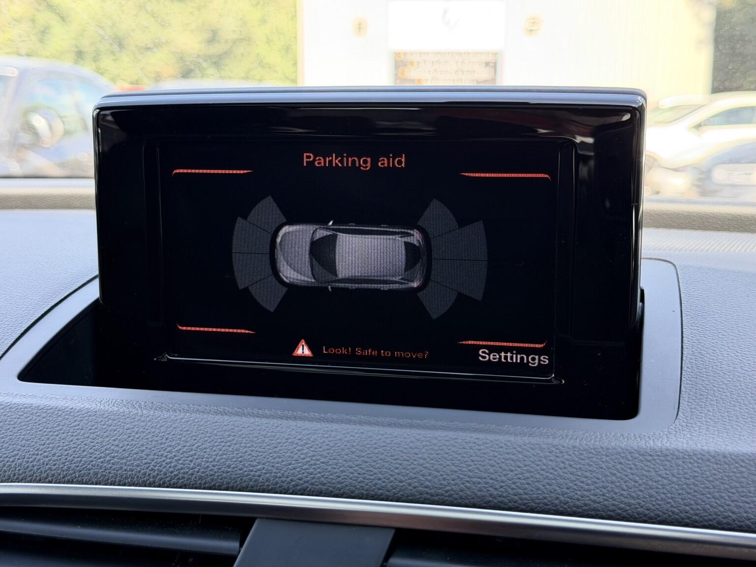 Audi Q3 view 19