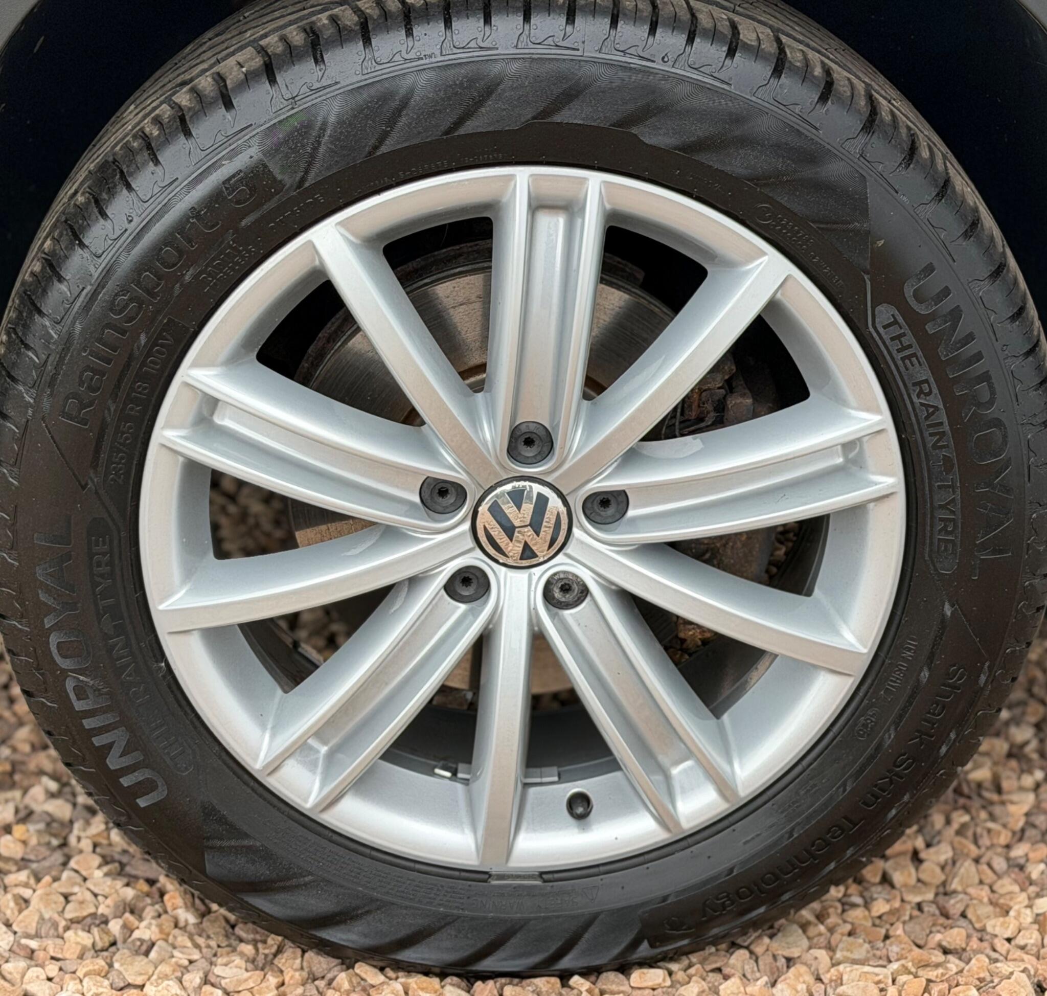 Volkswagen Tiguan view 9