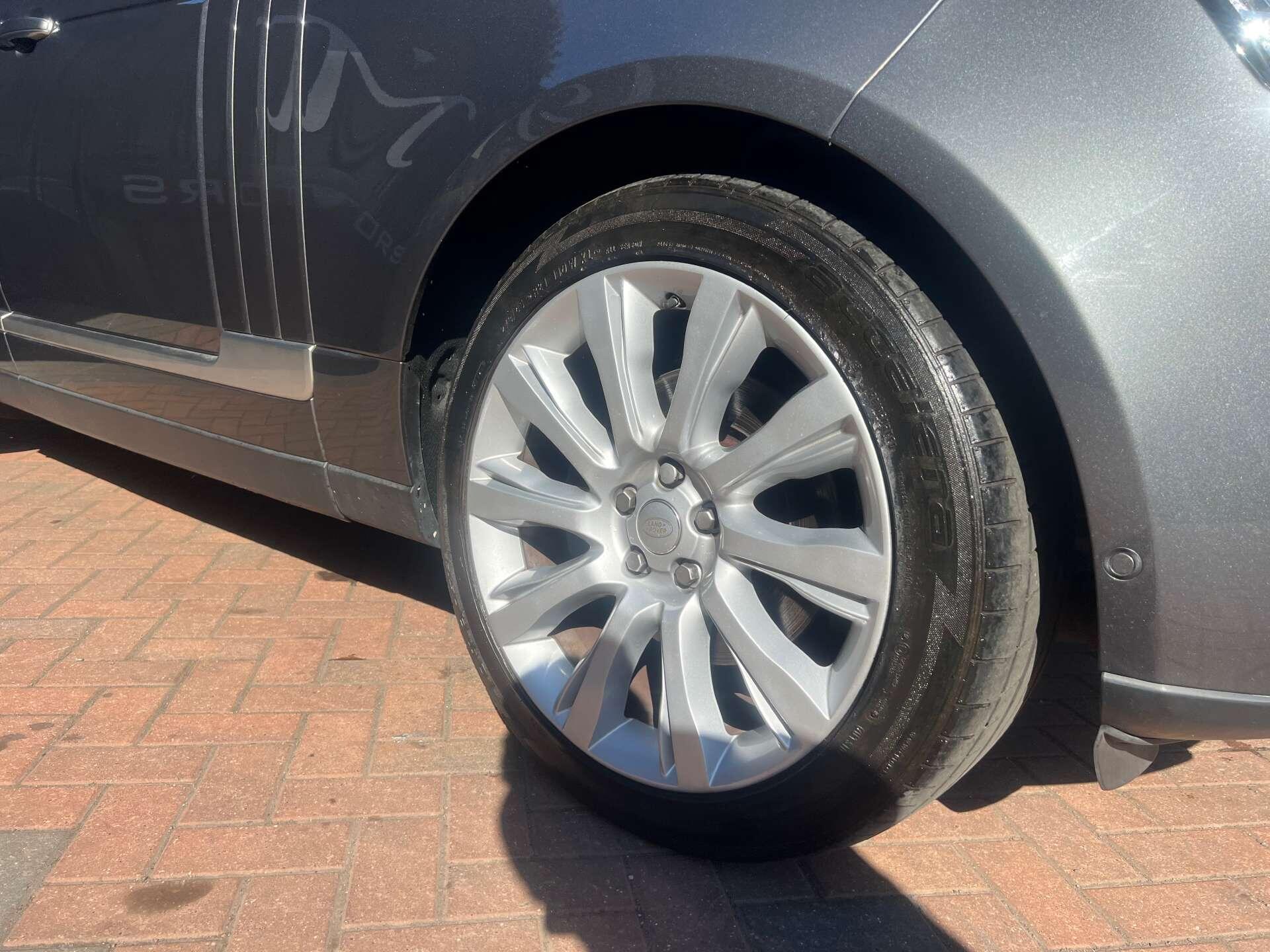 Land Rover Range Rover view 69