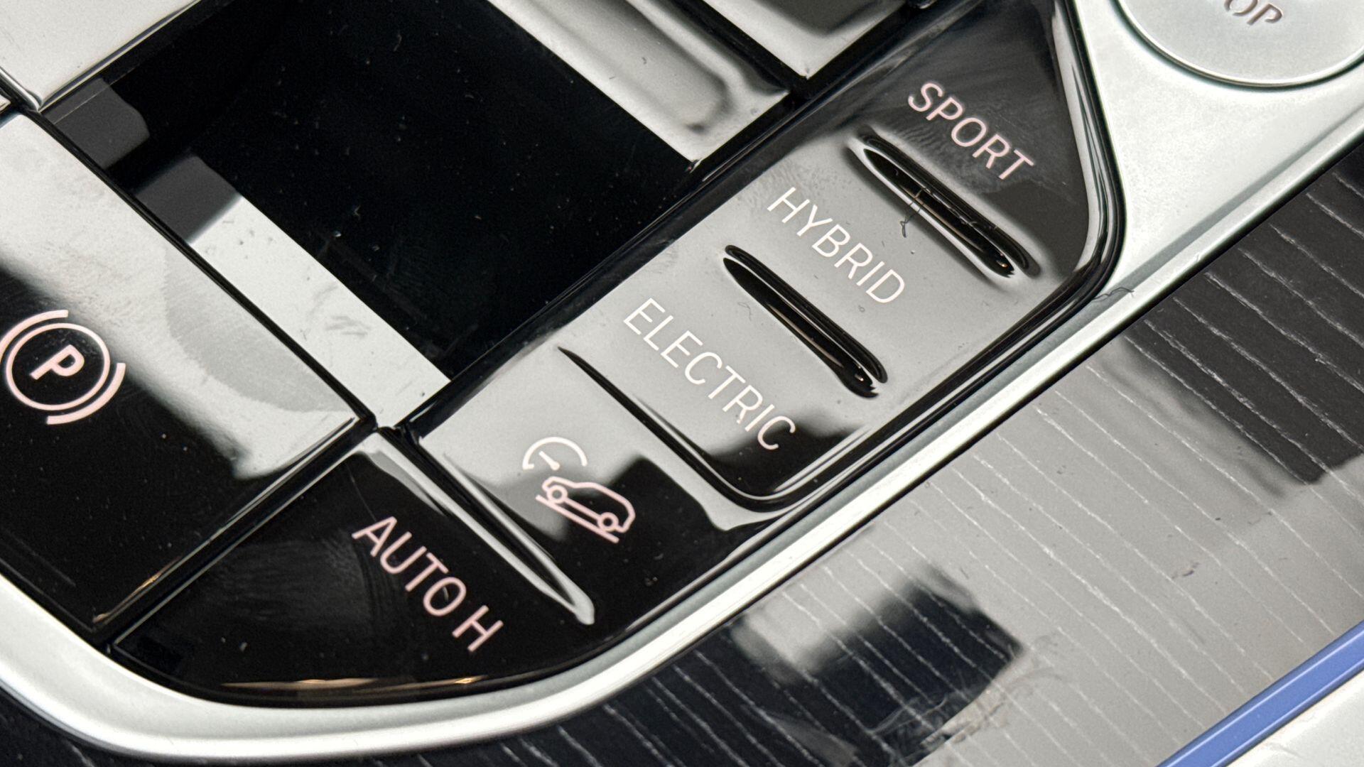 BMW X5 view 19