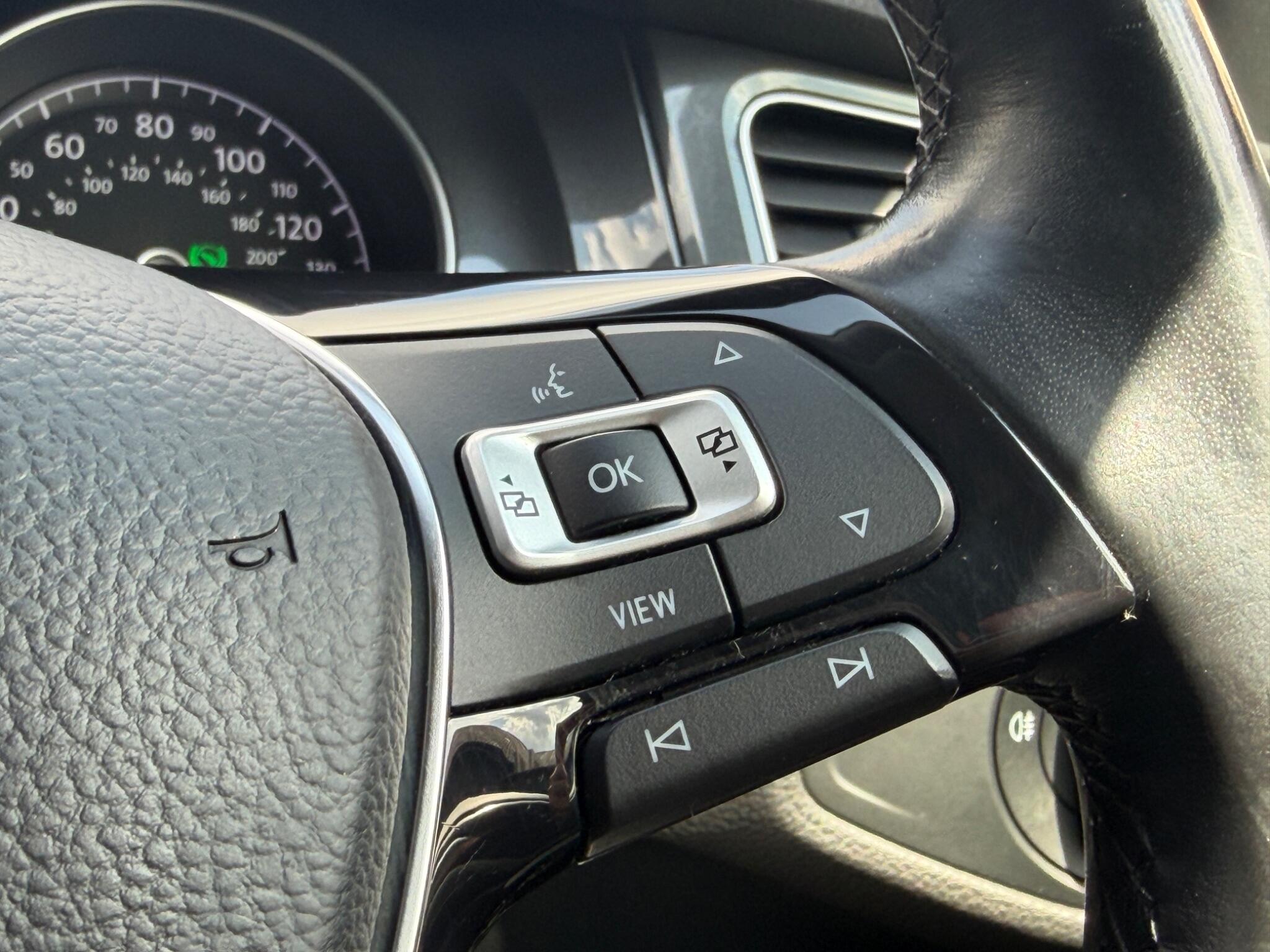 Volkswagen Golf view 29