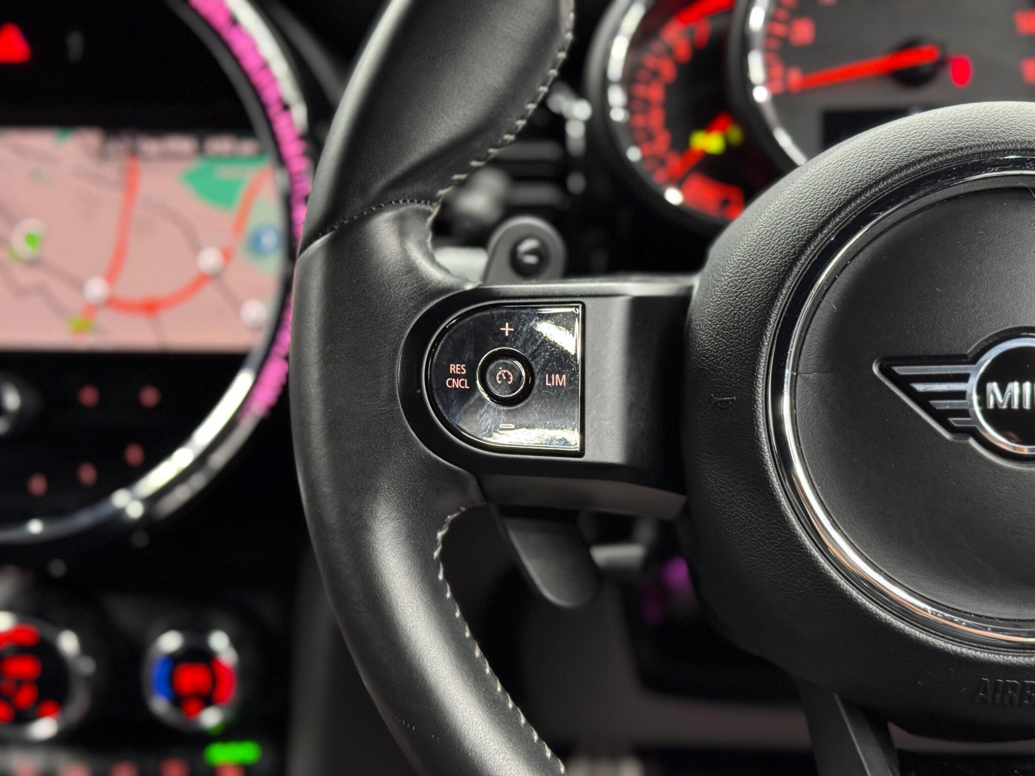 MINI Hatch view 19