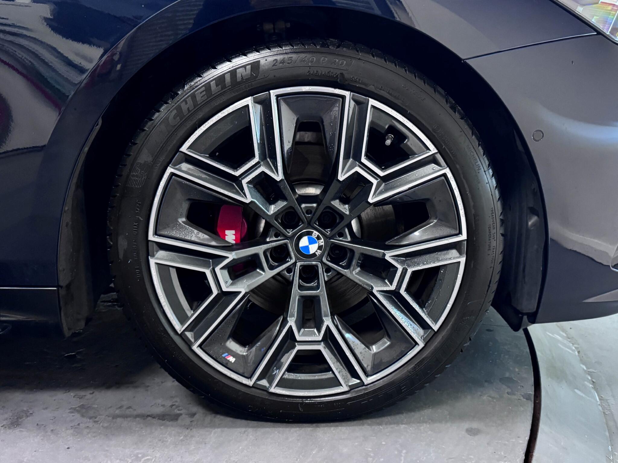 BMW 5 Series view 61