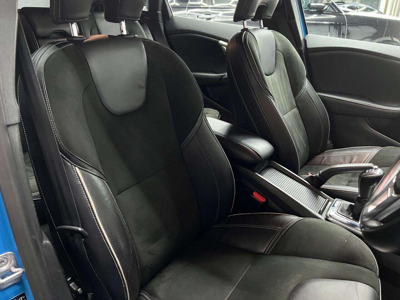 Volvo V40 view 37