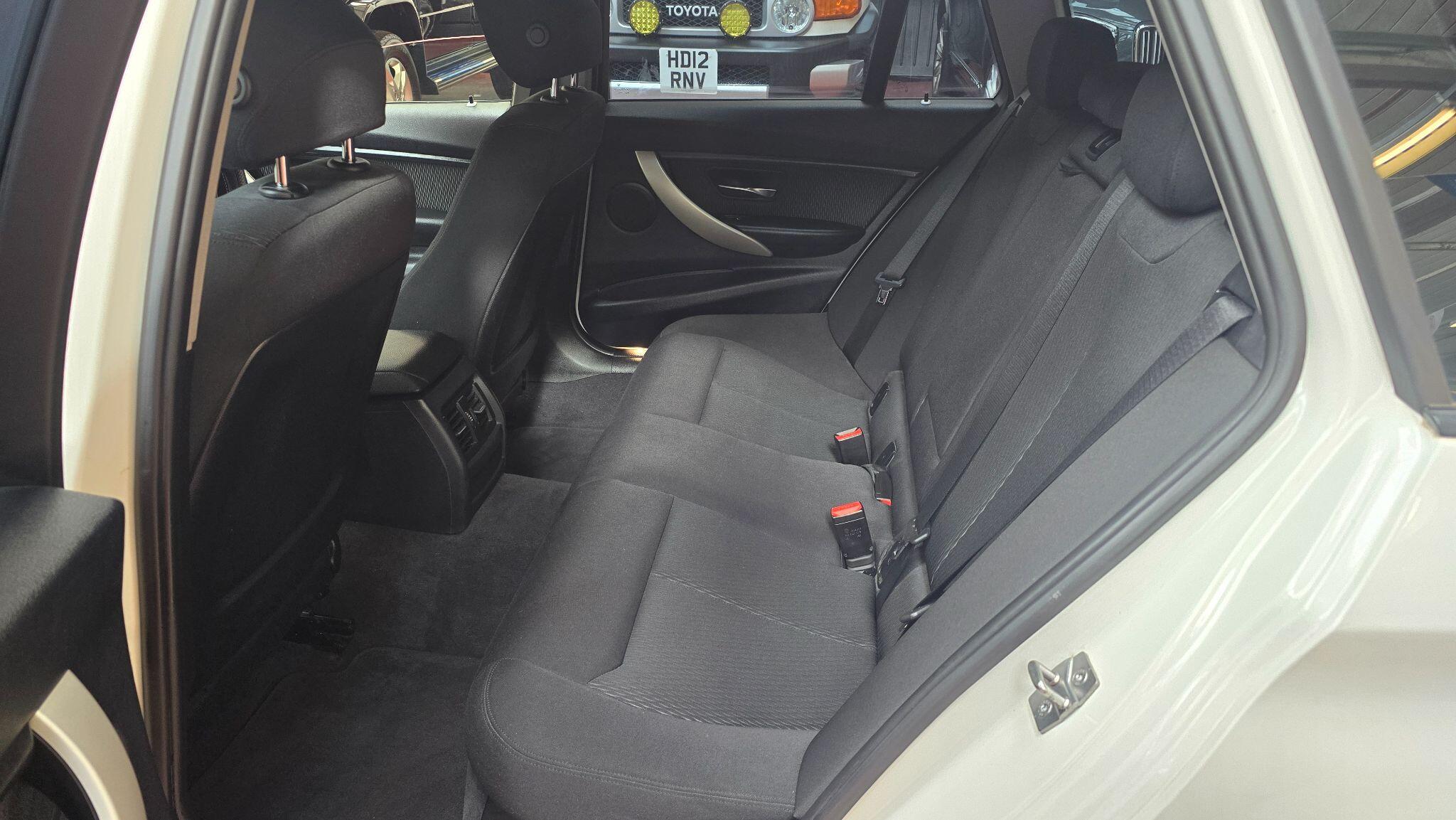 BMW 3 Series view 17