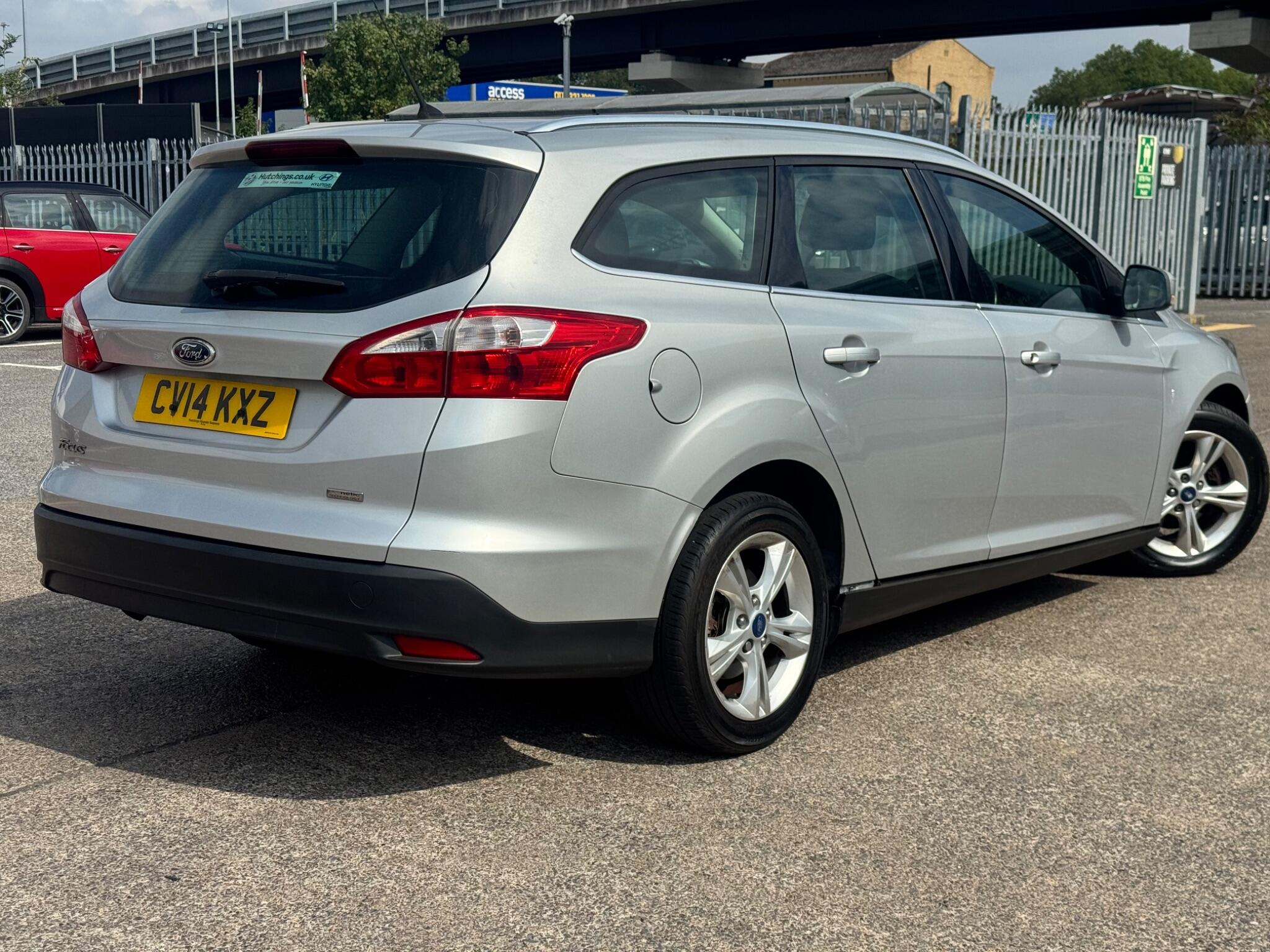 Ford Focus view 23