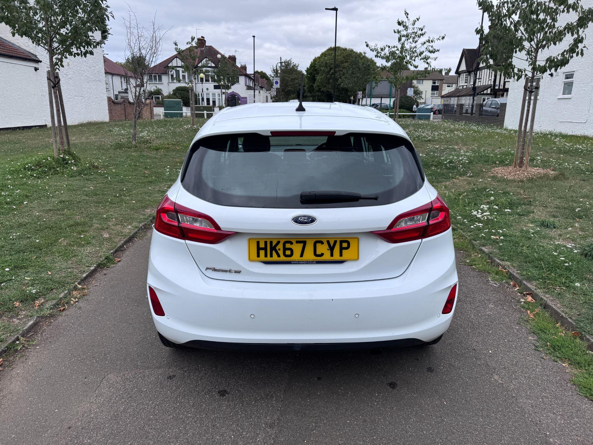 2017 Ford Fiesta image 11