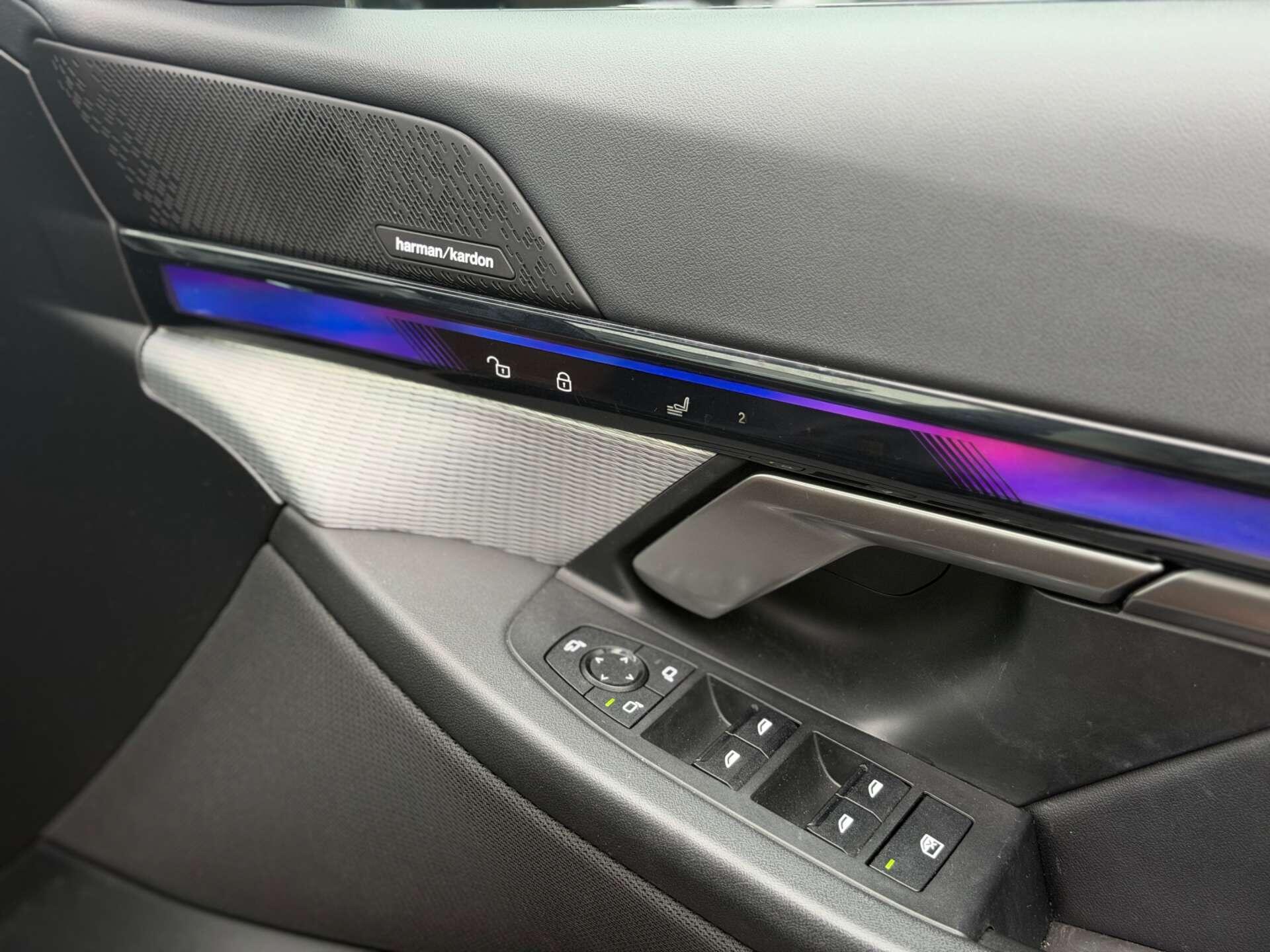 BMW 5 Series view 28