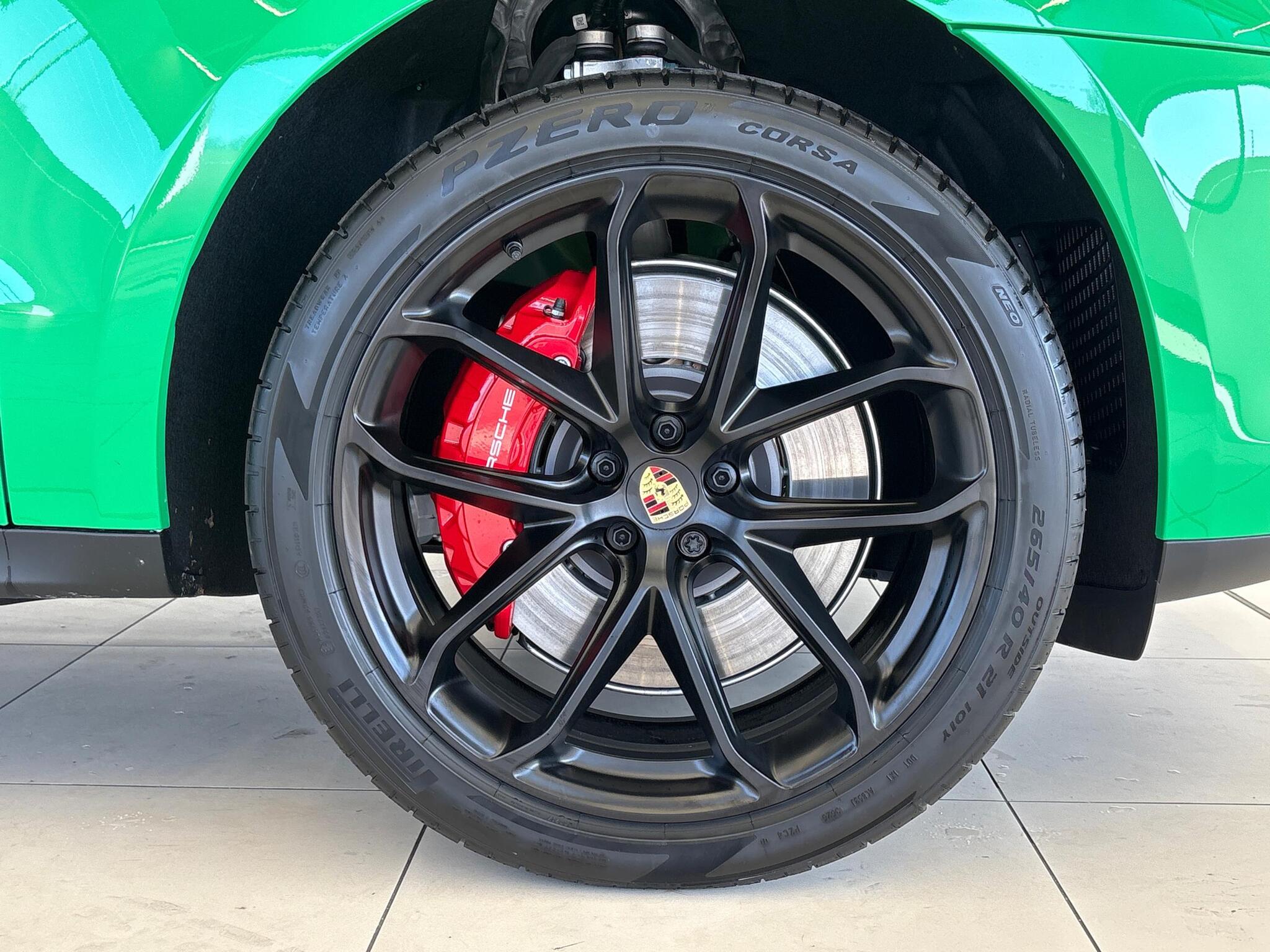Porsche Macan view 9