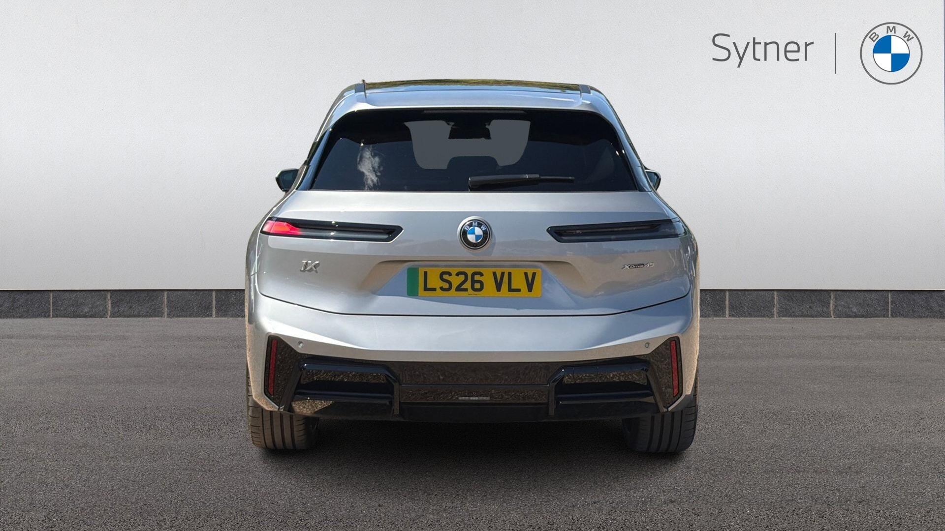 BMW Ix view 15
