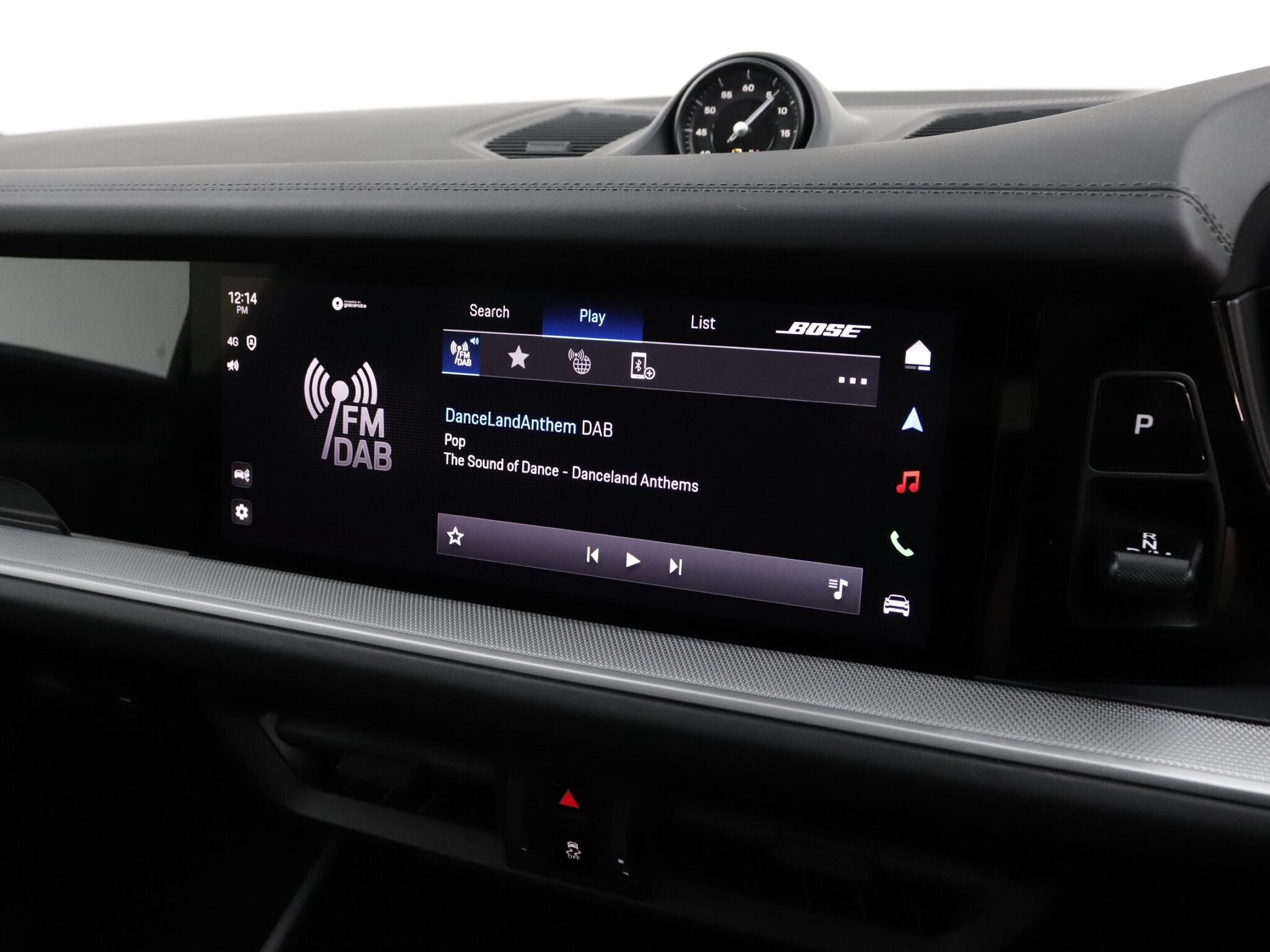 Porsche Cayenne view 32
