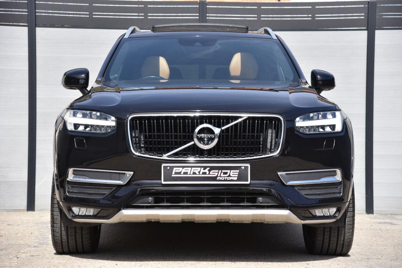 Volvo XC90 view 4