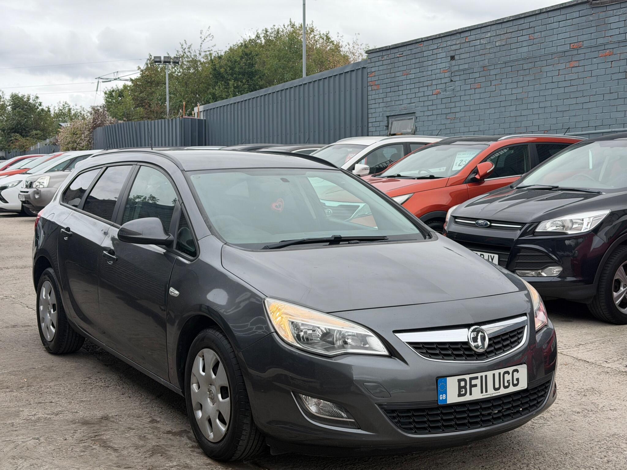 Vauxhall Astra view 5