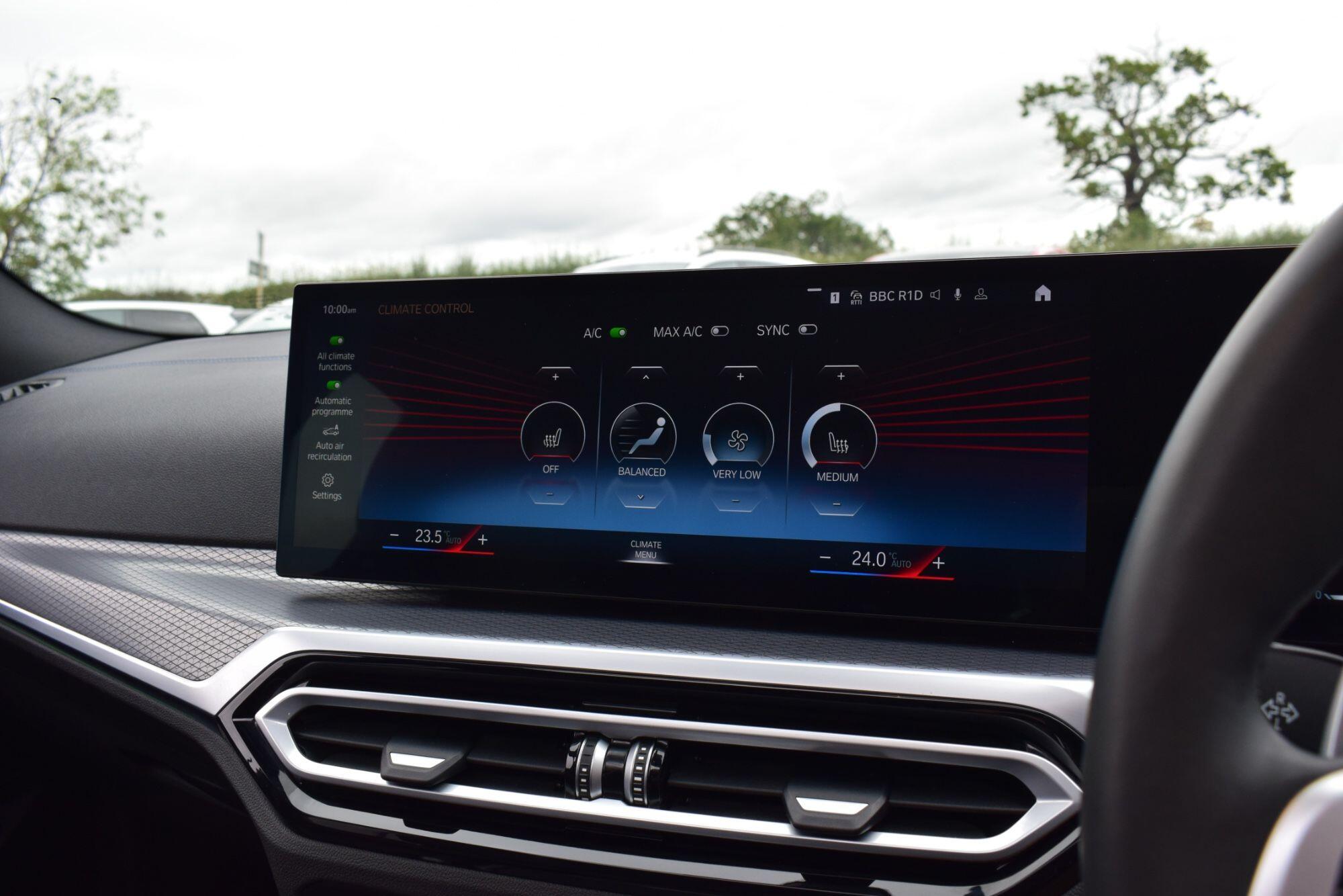 BMW 3 Series view 17