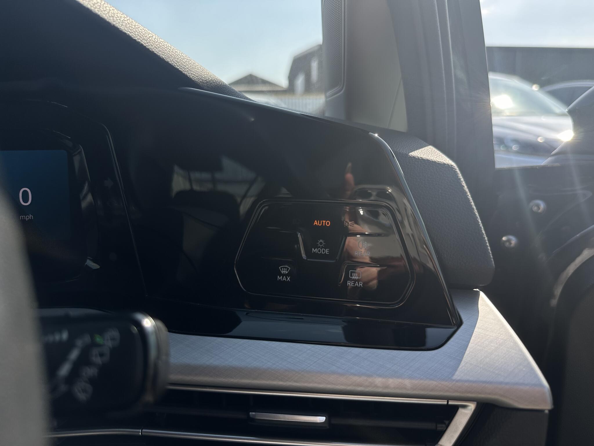 Volkswagen Golf view 14