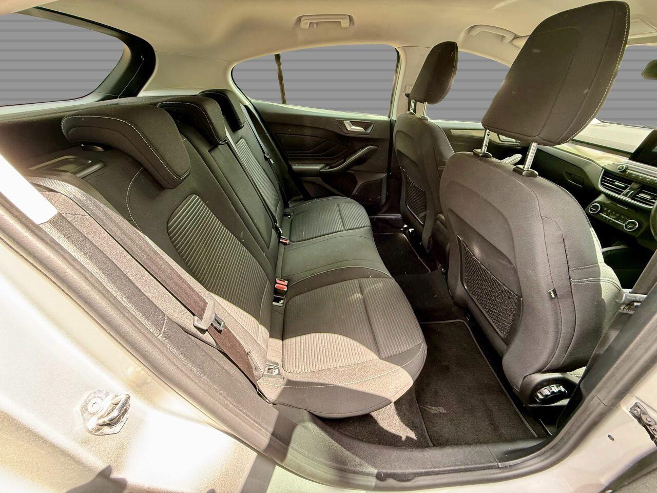 Ford Focus view 22
