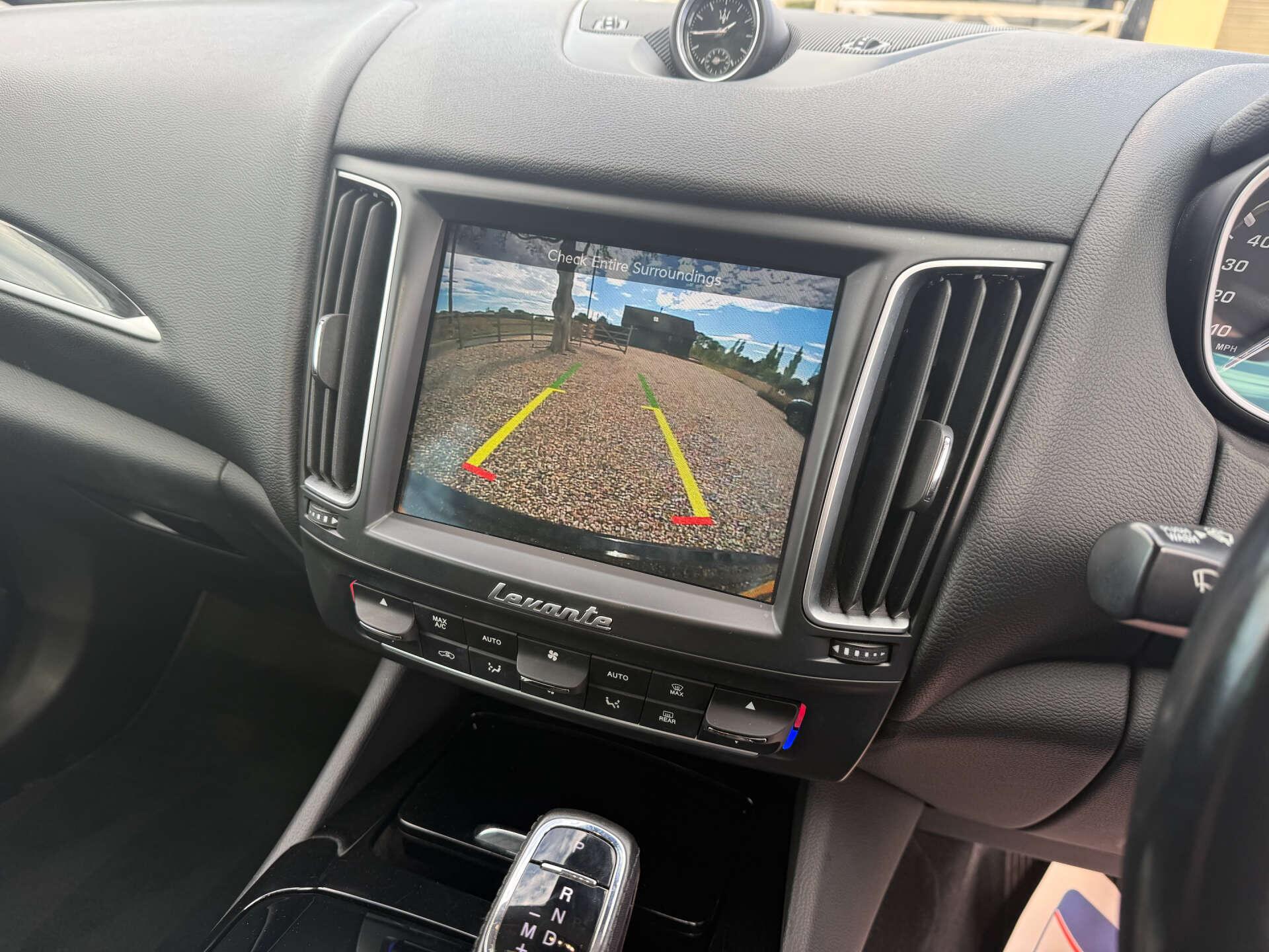 Maserati Levante view 22