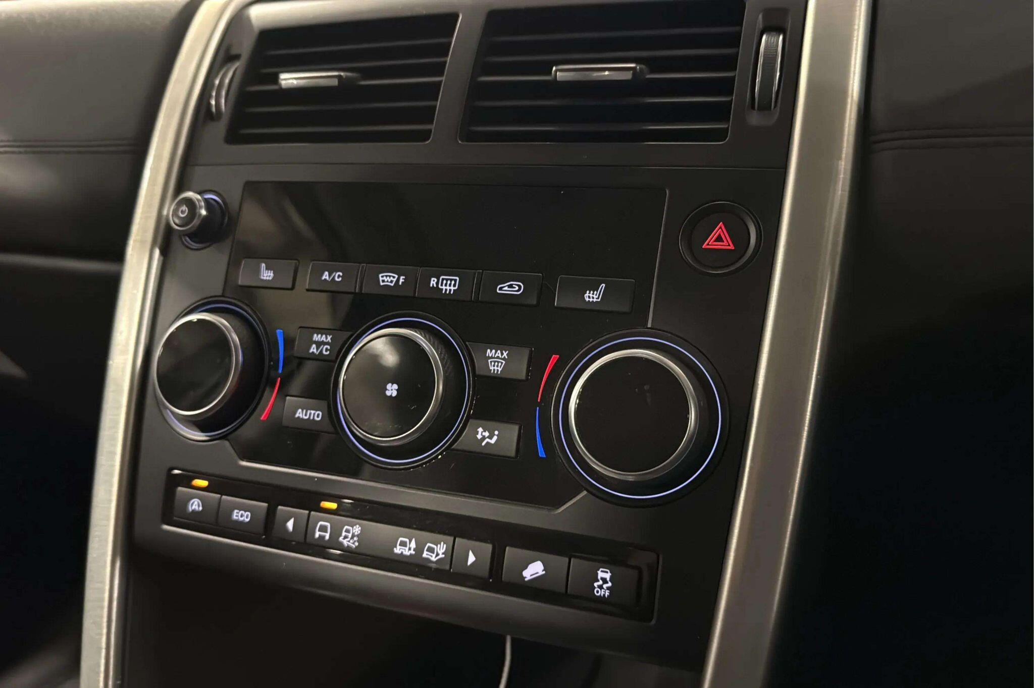 Land Rover Discovery Sport view 14