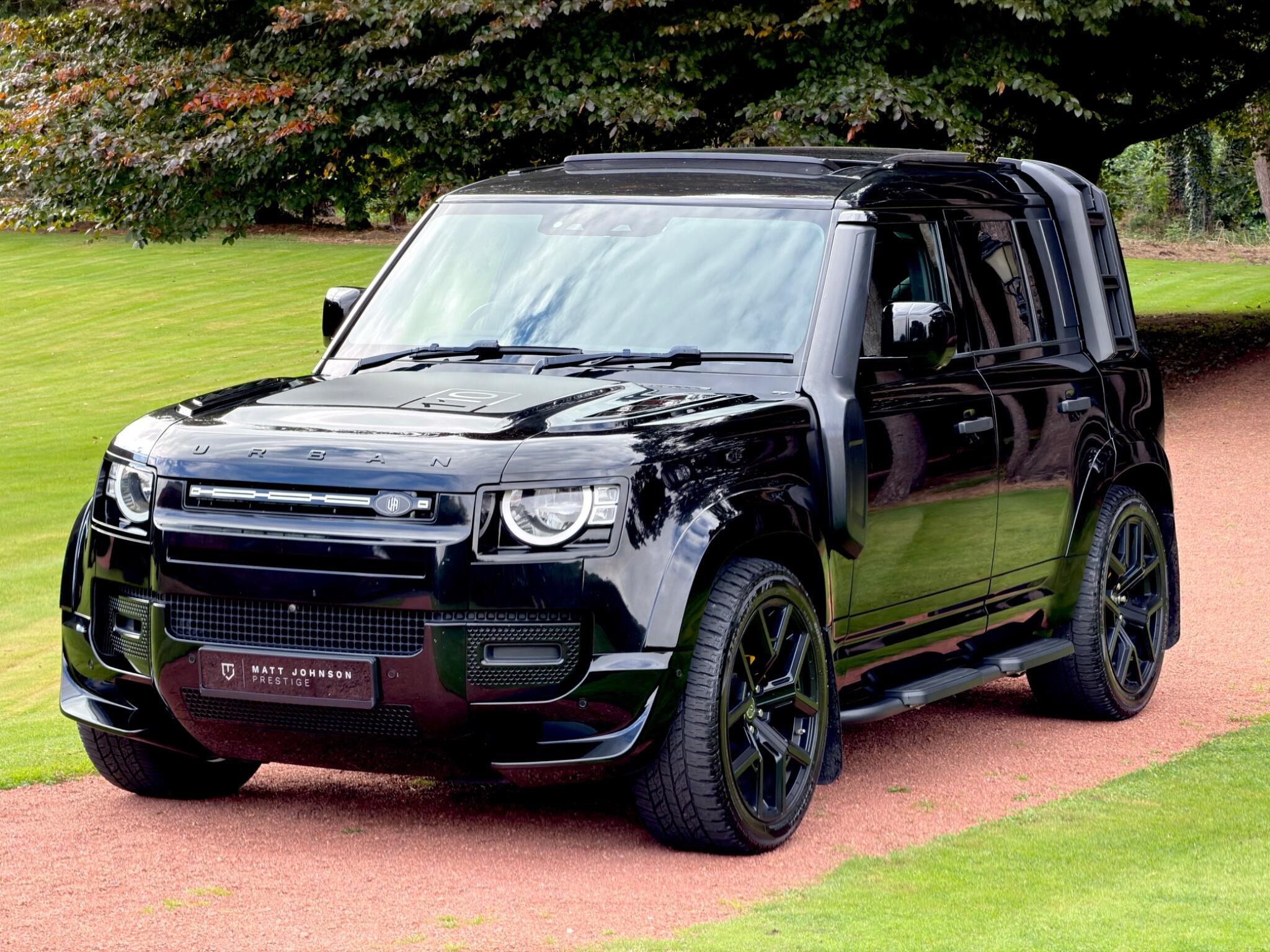 Land Rover Defender 110 view 7