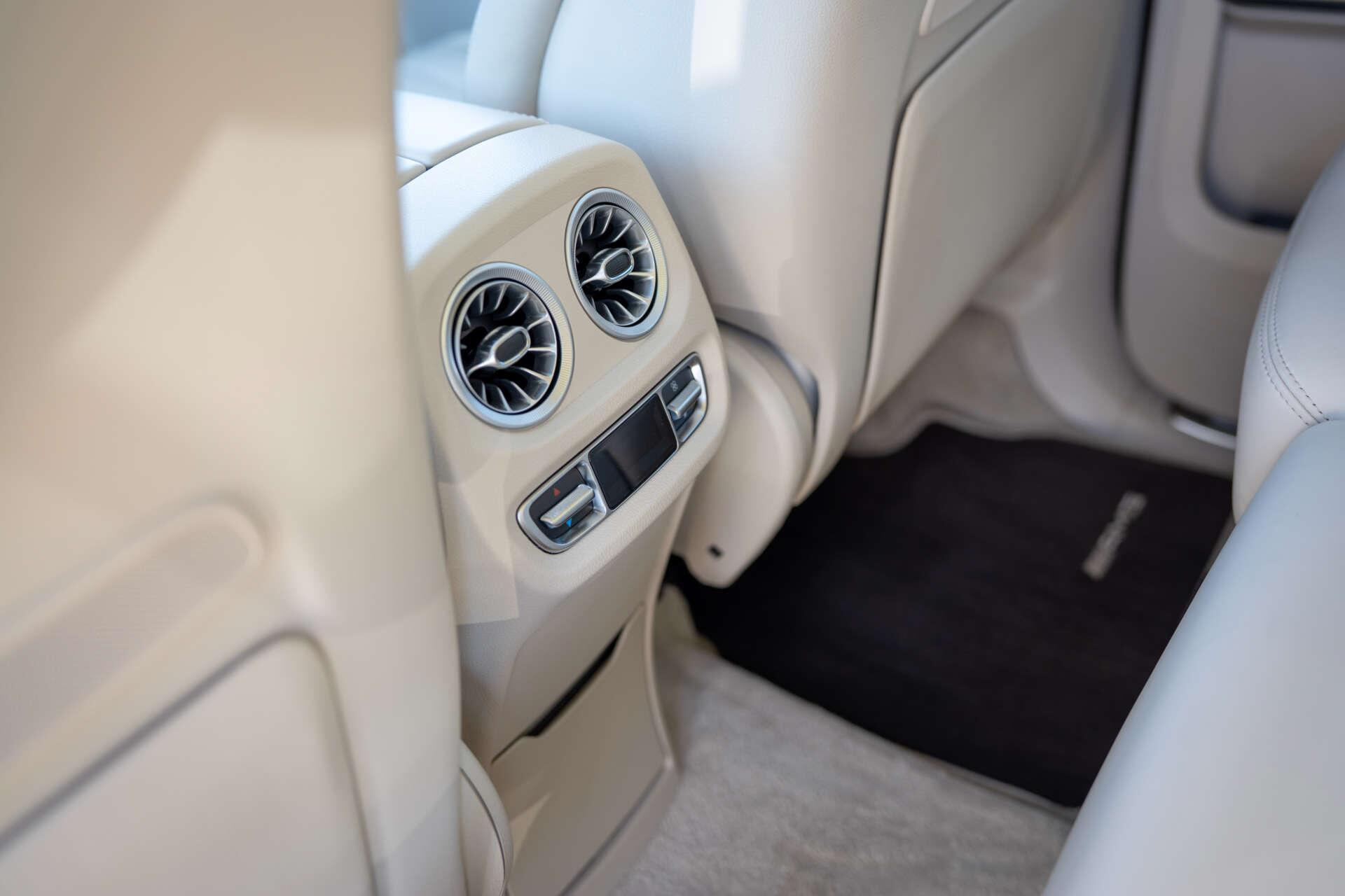 Mercedes-Benz G Class view 31