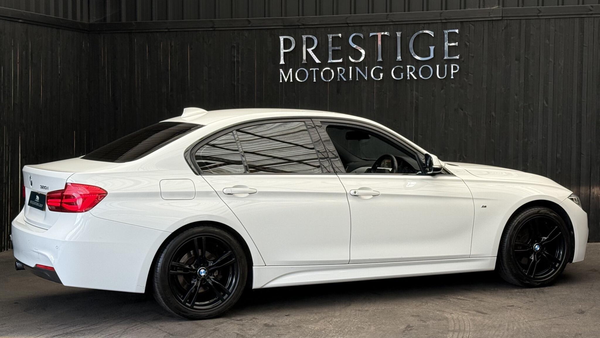BMW 3 Series view 14