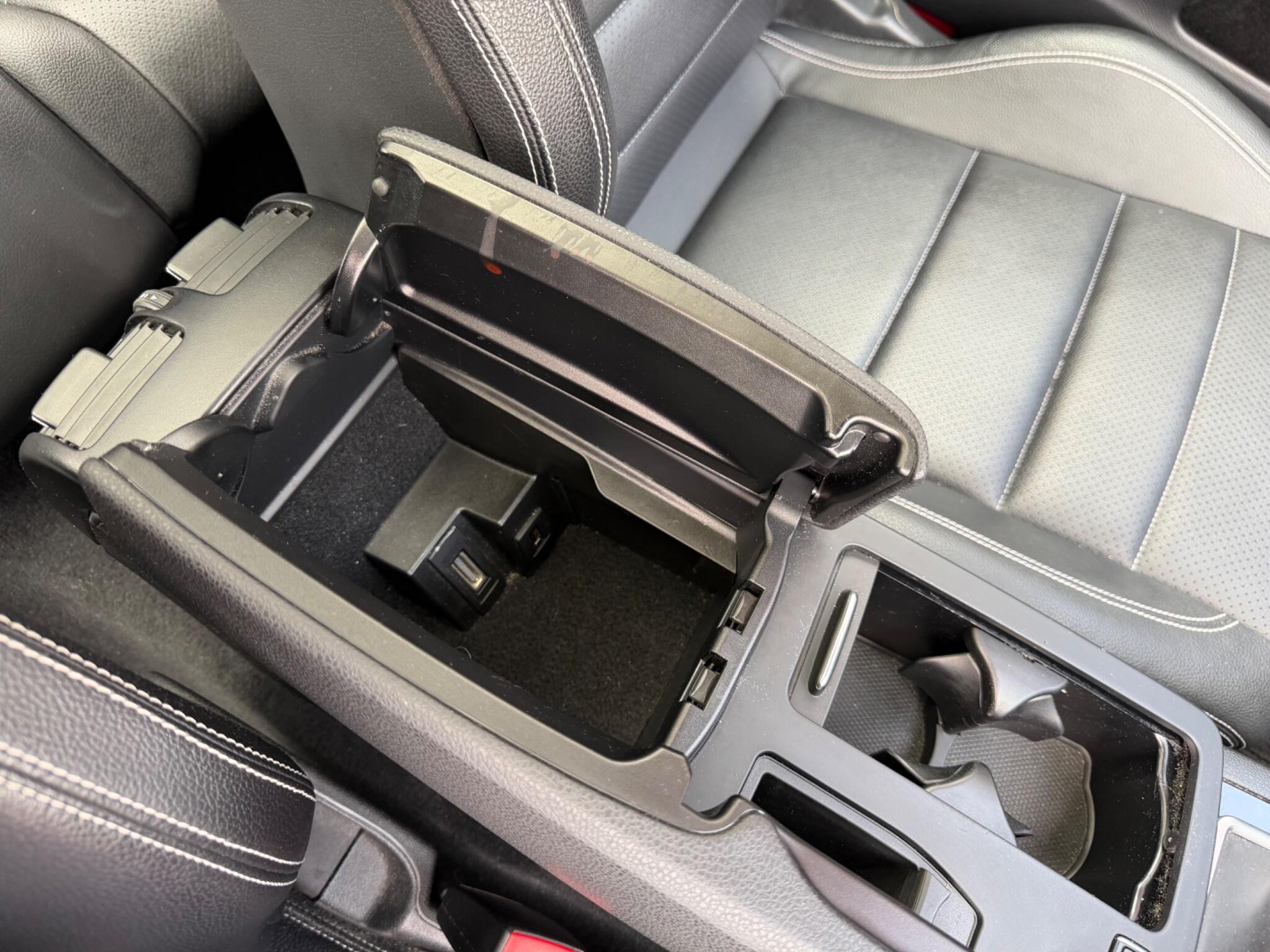 Mercedes-Benz C-Class view 79