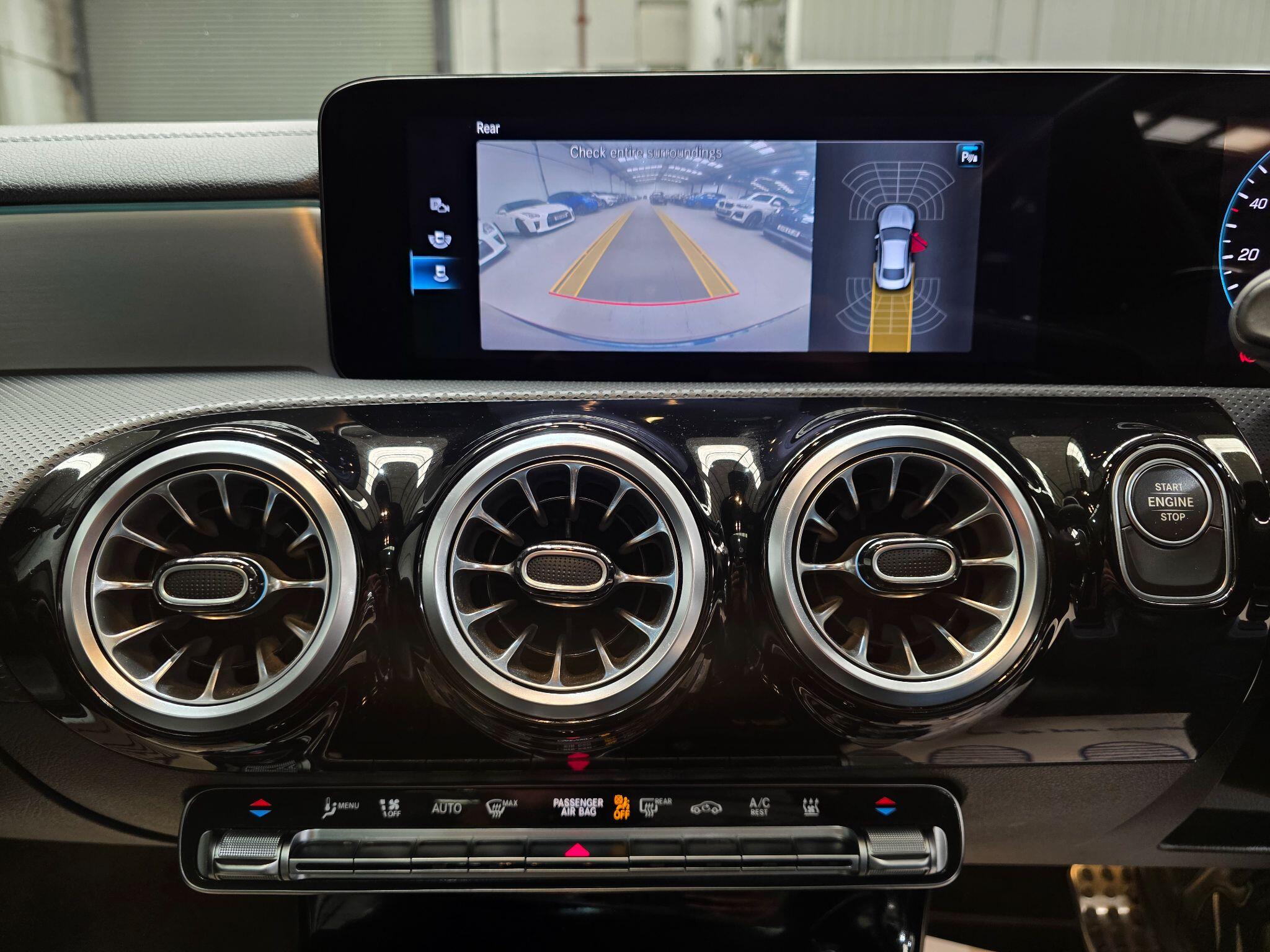 Mercedes-Benz Cla view 10