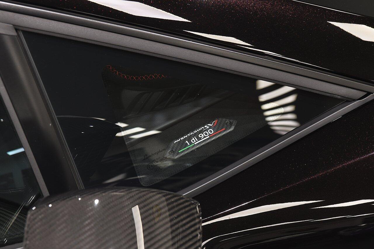 Lamborghini Aventador view 44