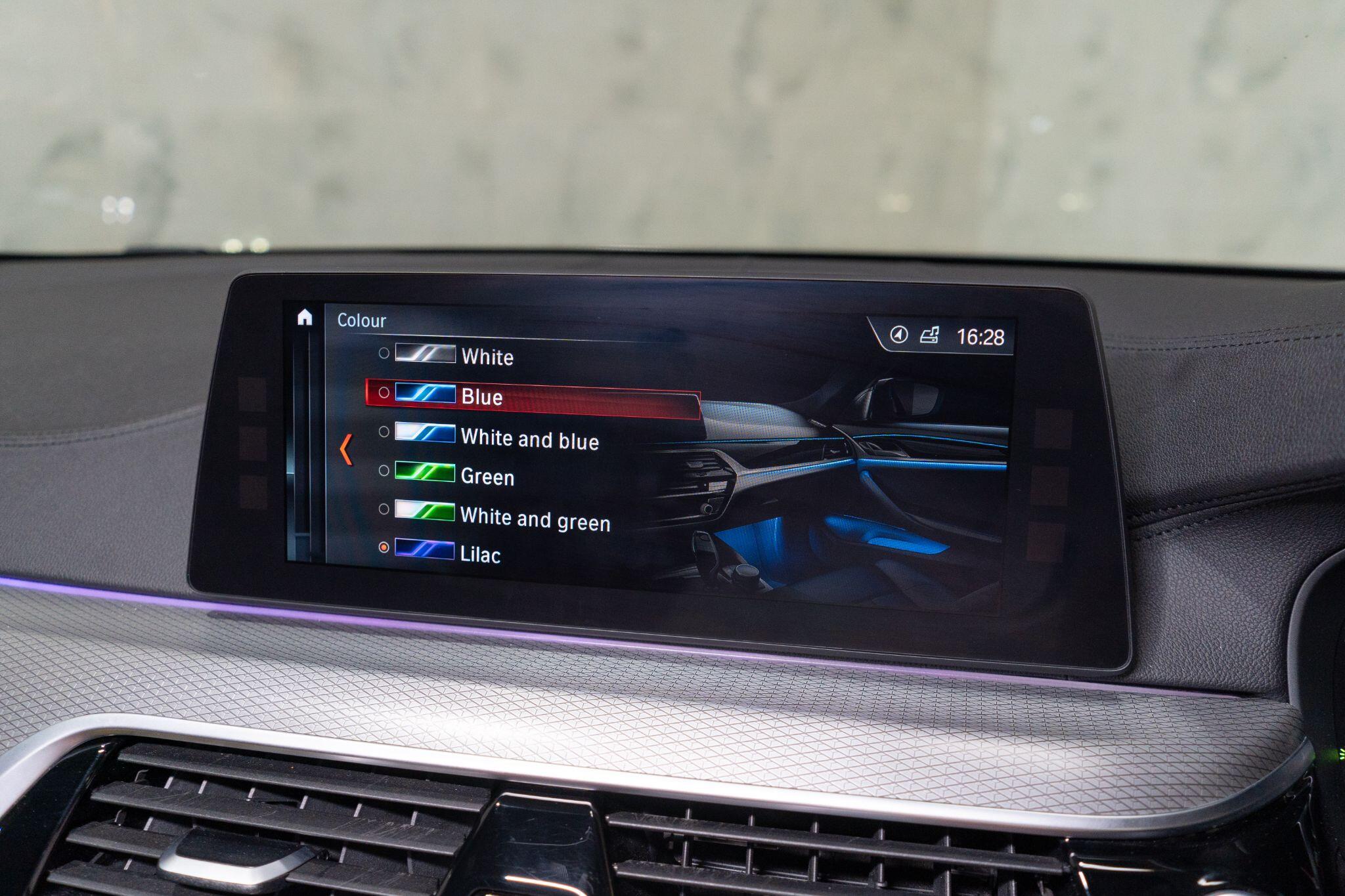BMW 5 Series view 20