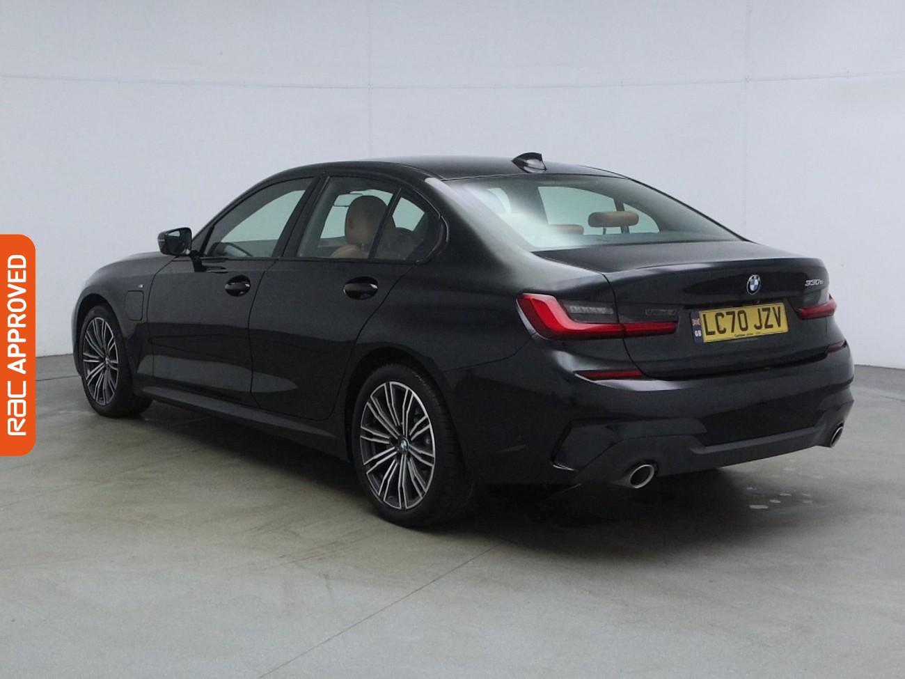 BMW 3 Series view 4