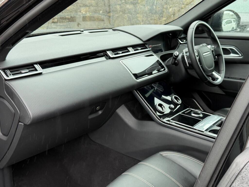 Land Rover Range Rover Velar view 14