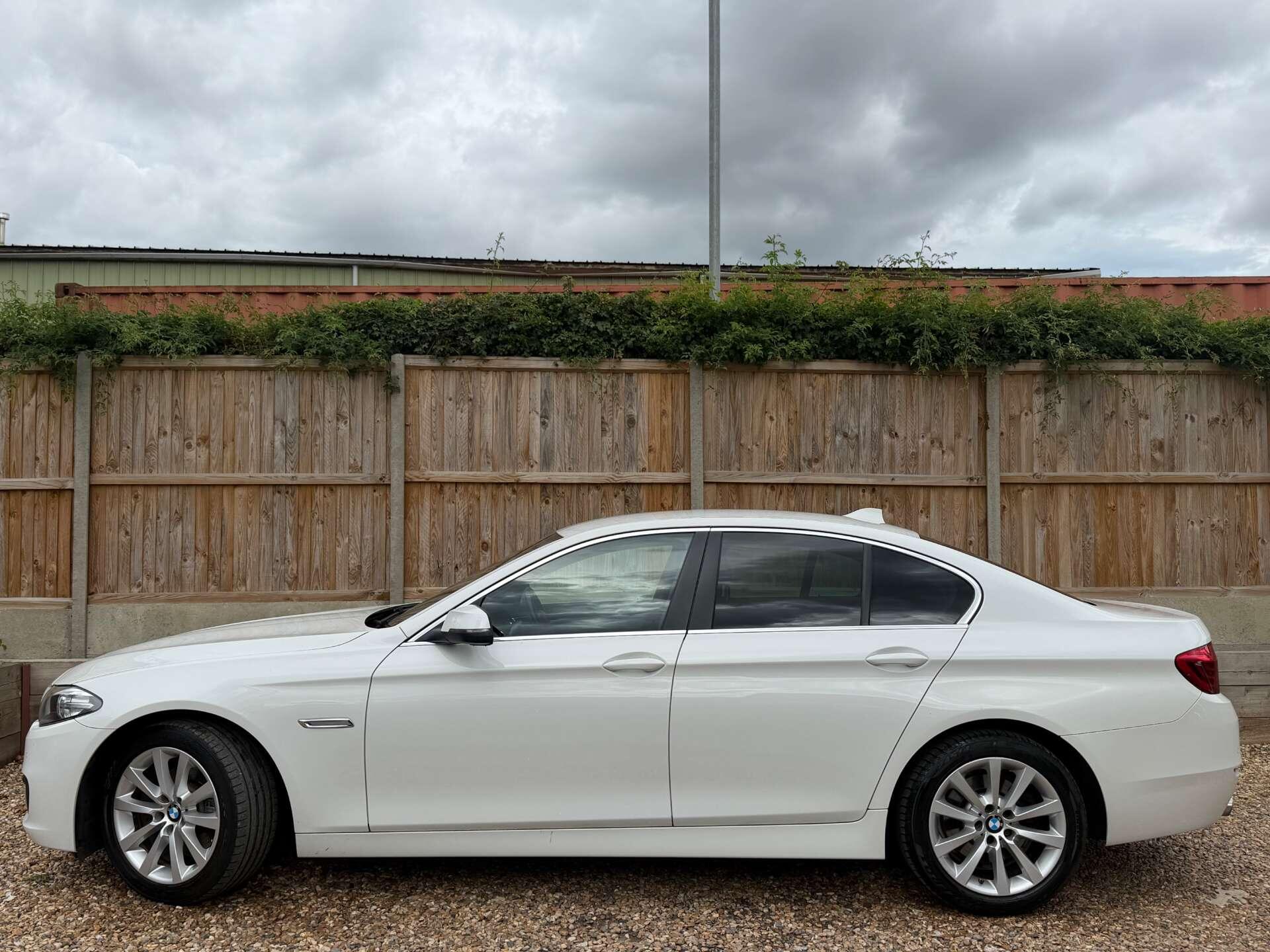 BMW 5 Series view 6