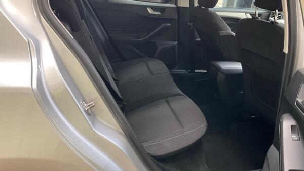 Ford Focus view 10